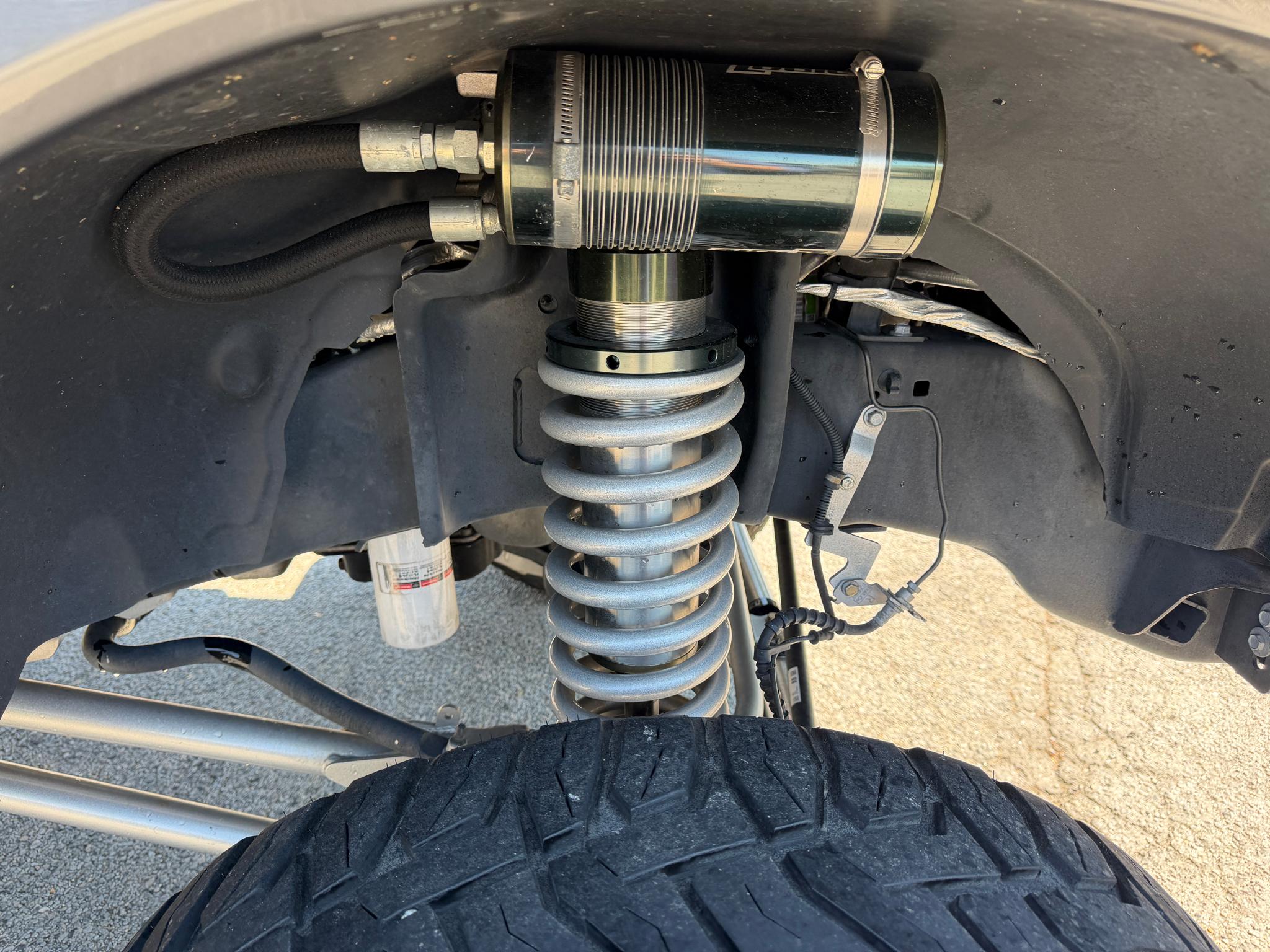 Ford Super Duty F-350 SRW Lariat 4WD Crew Cab 8' Box 2022