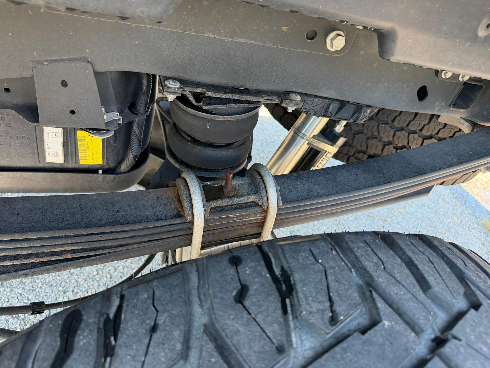 Ford Super Duty F-350 SRW Lariat 4WD Crew Cab 8' Box 2022