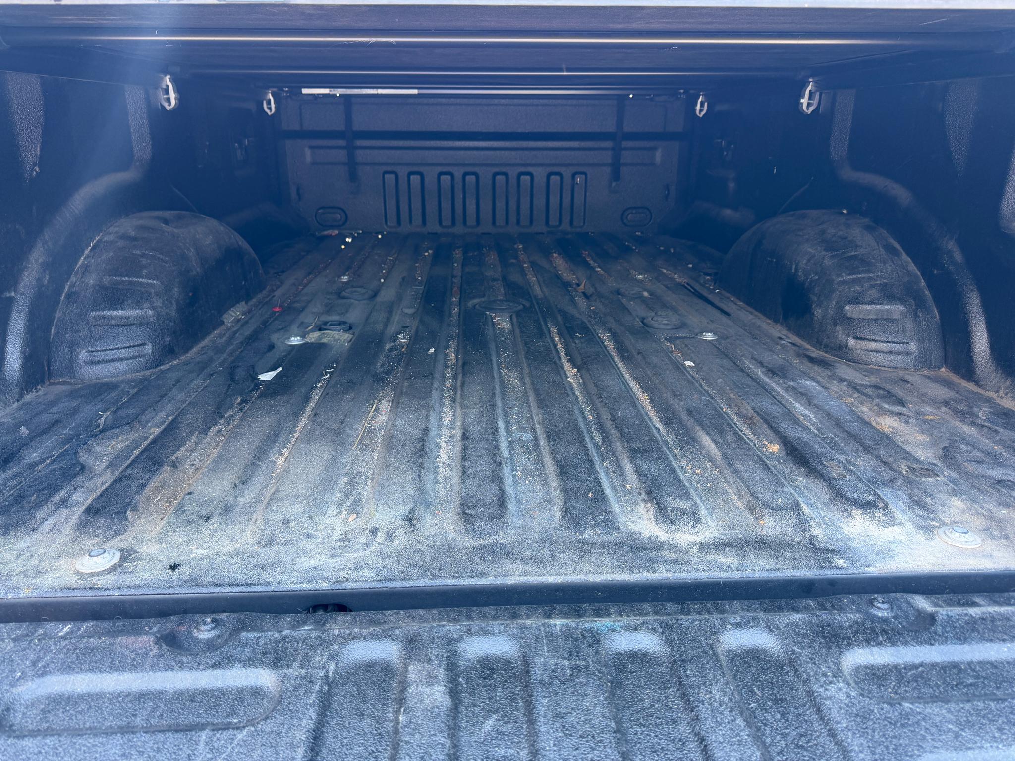 Ford Super Duty F-350 SRW Lariat 4WD Crew Cab 8' Box 2022