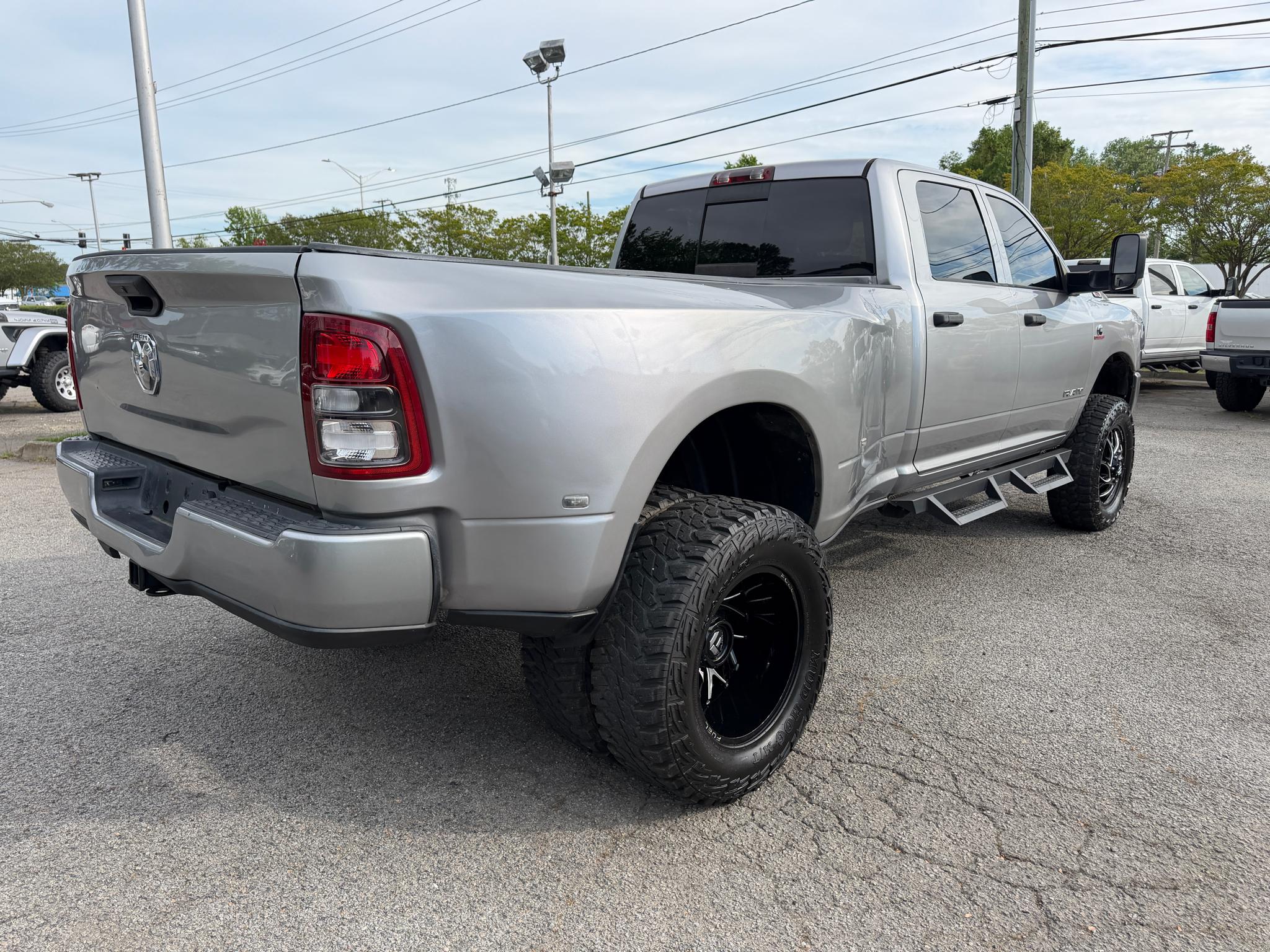 RAM 3500 Tradesman 4x4 Crew Cab 8' Box 2021