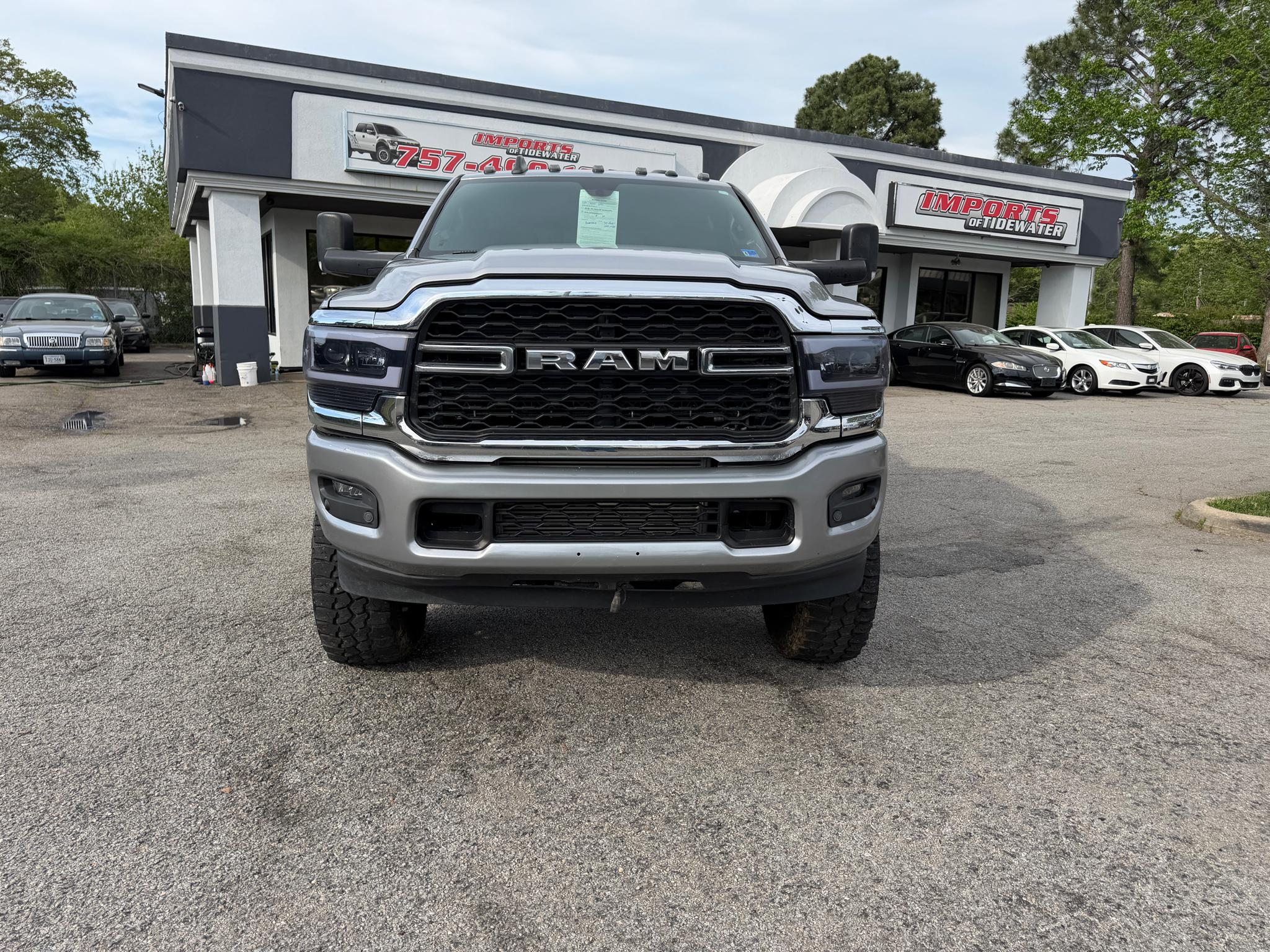 RAM 3500 Tradesman 4x4 Crew Cab 8' Box 2021