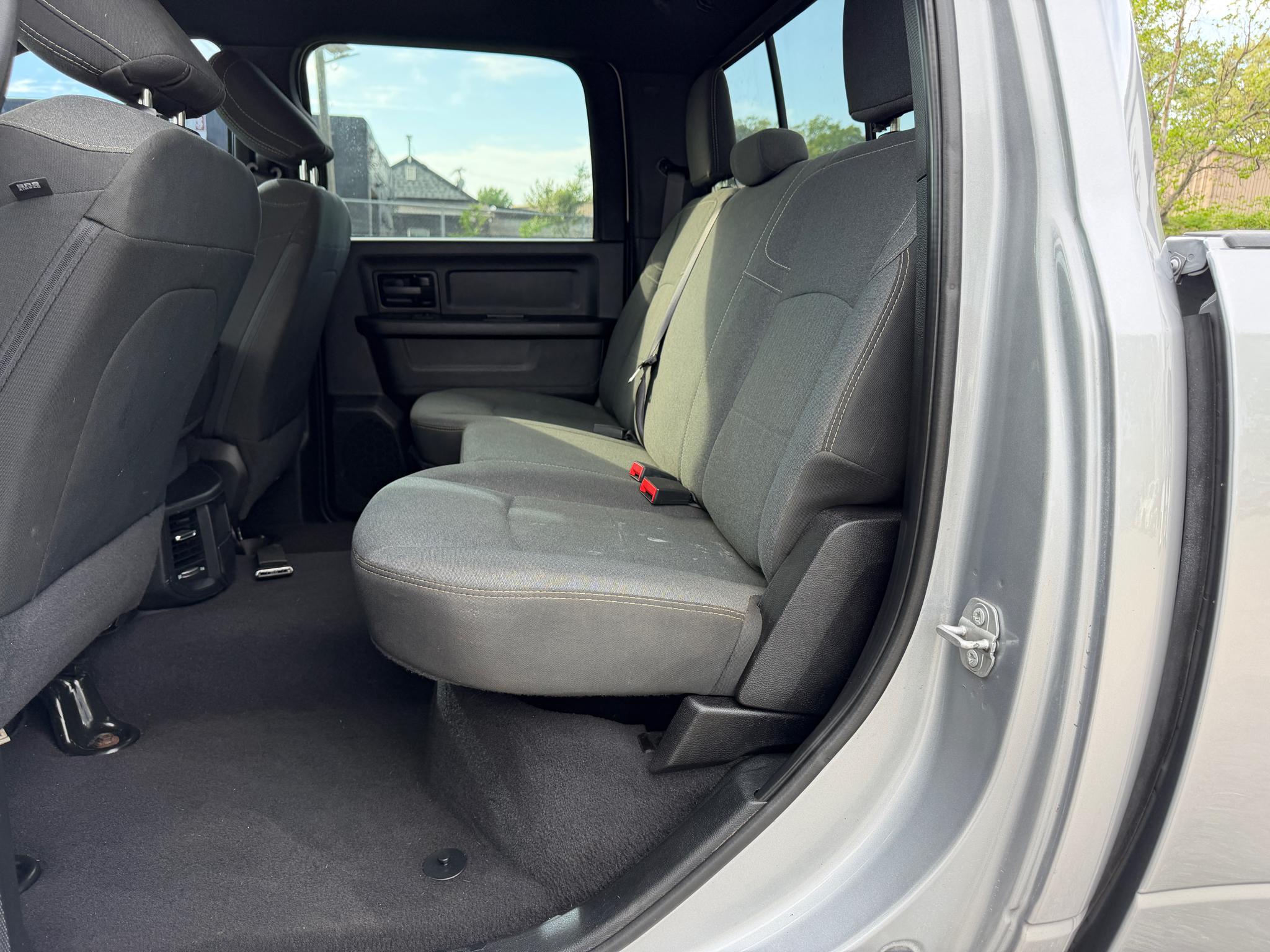 RAM 3500 Tradesman 4x4 Crew Cab 8' Box 2021