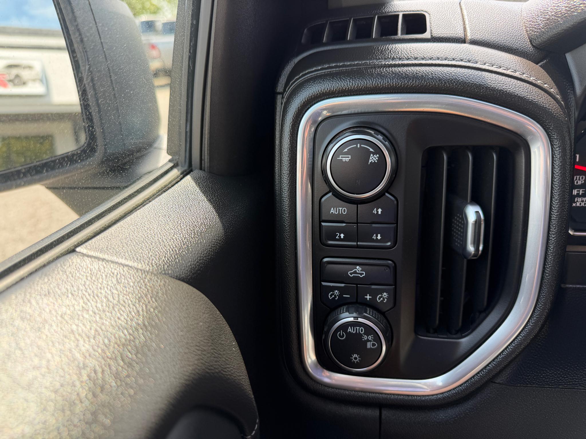 Chevrolet Silverado 1500 4WD Crew Cab 147" LT 2019