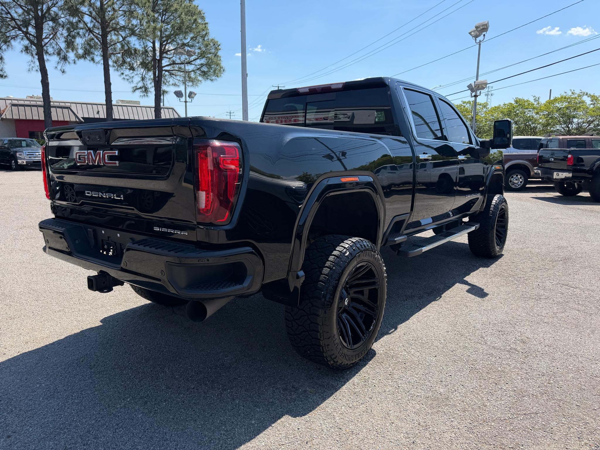GMC Sierra 2500HD 4WD Crew Cab 159" Denali 2022