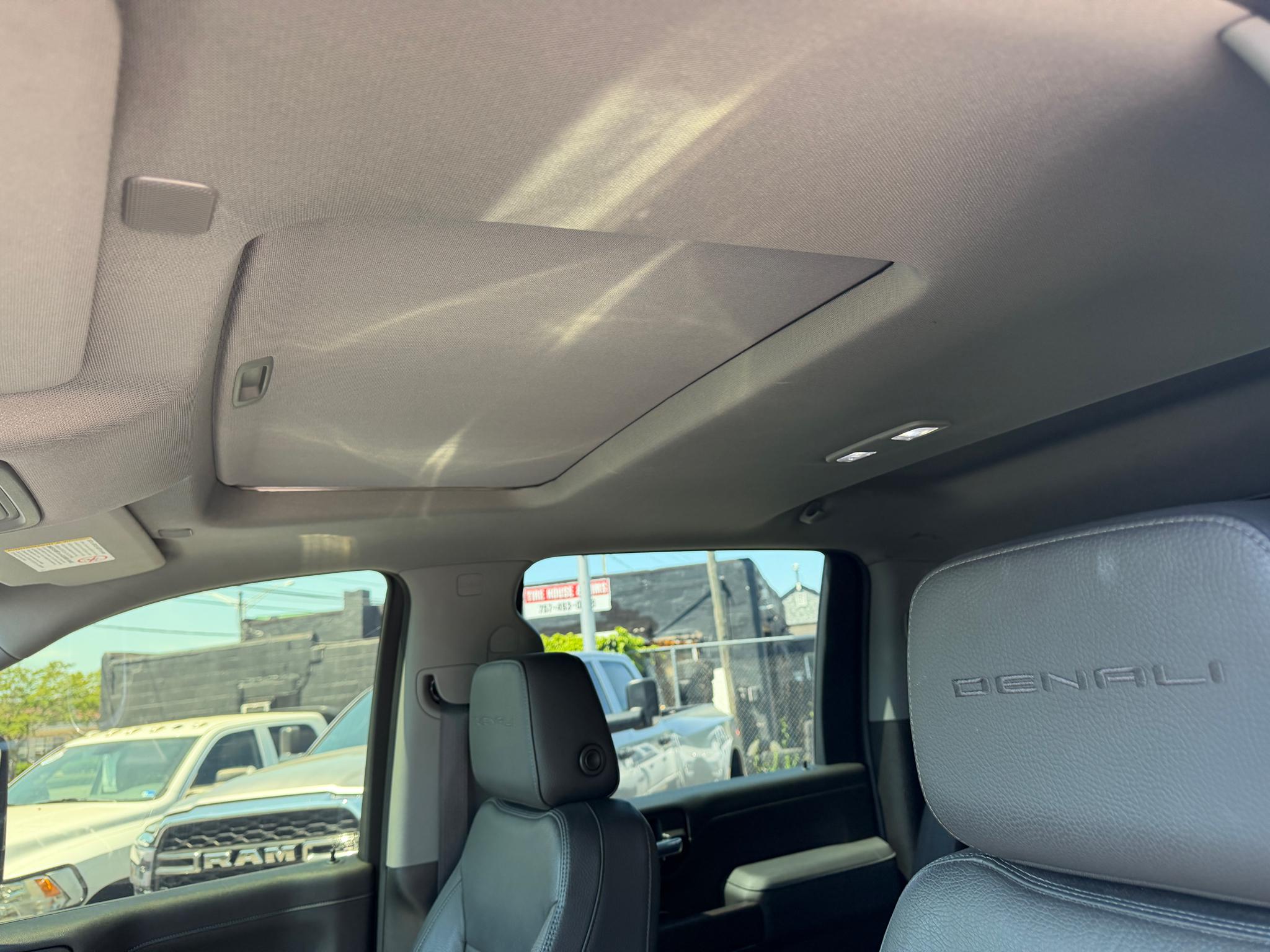 GMC Sierra 2500HD 4WD Crew Cab 159" Denali 2022