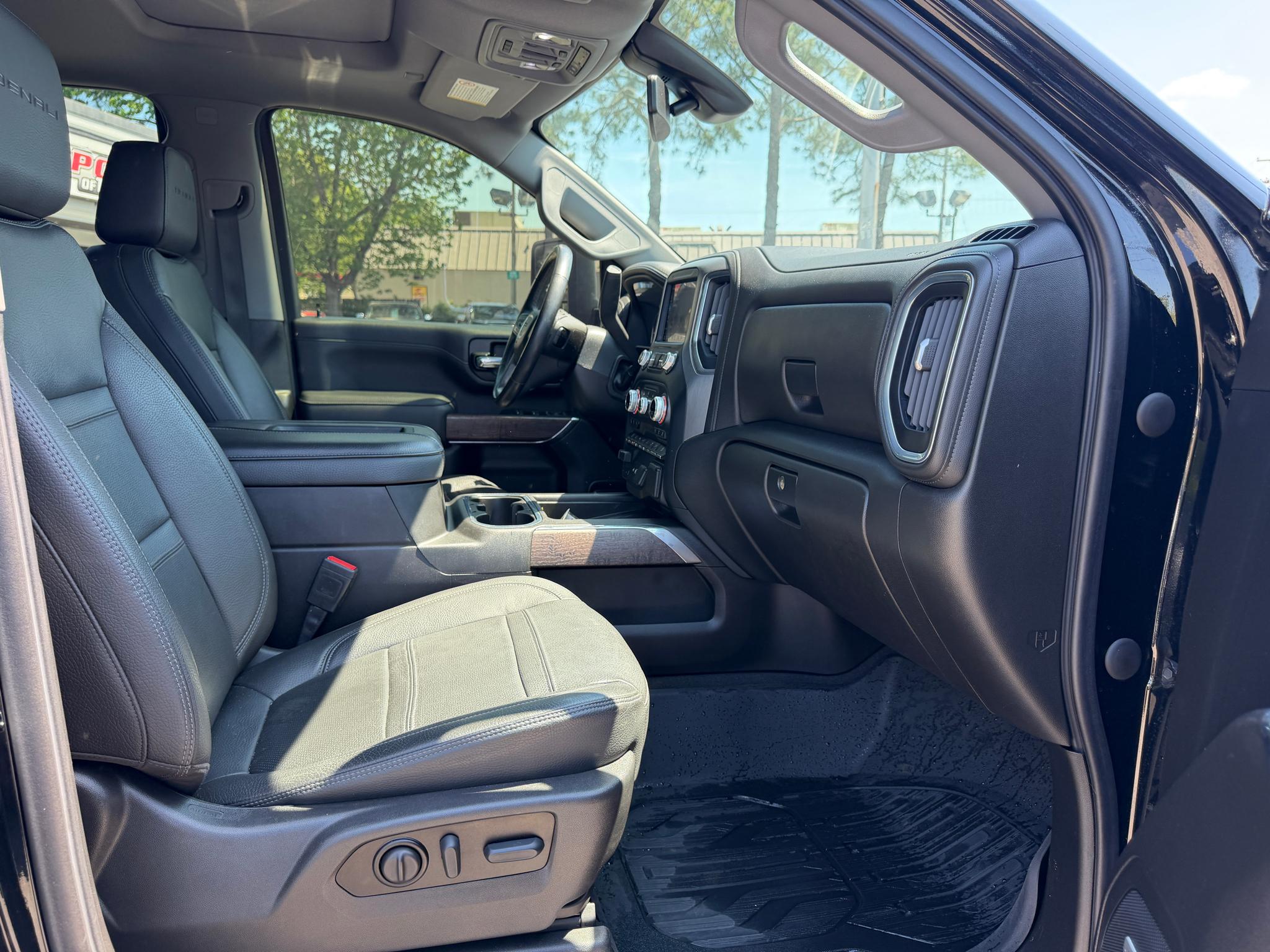 GMC Sierra 2500HD 4WD Crew Cab 159" Denali 2022