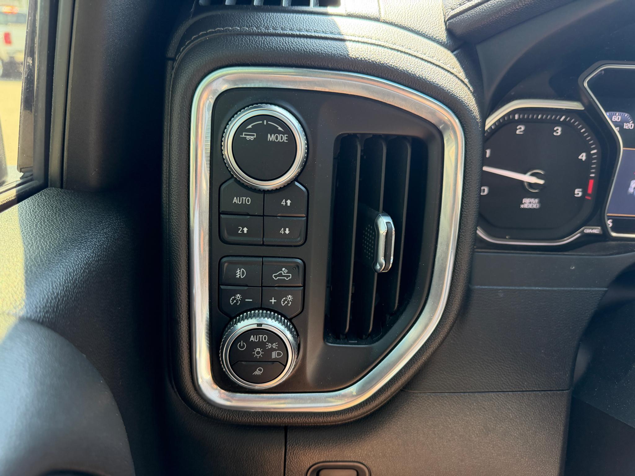 GMC Sierra 2500HD 4WD Crew Cab 159" Denali 2022