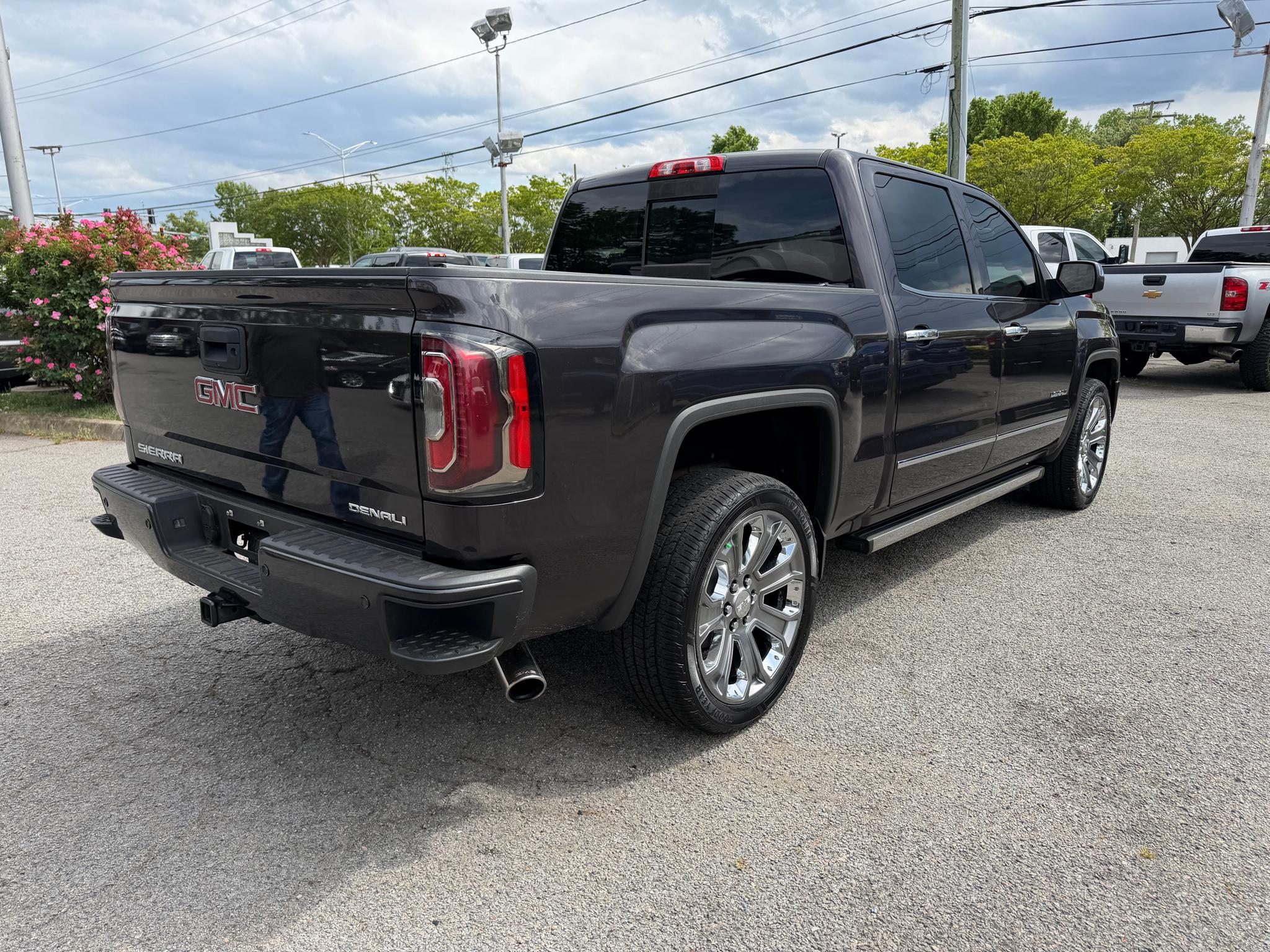 GMC Sierra 1500 4WD Crew Cab 143.5" Denali 2016