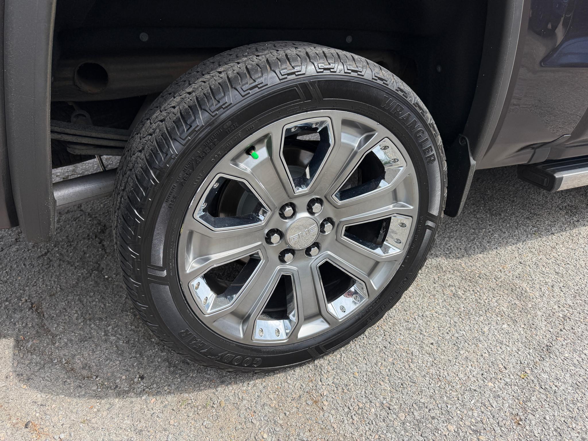 GMC Sierra 1500 4WD Crew Cab 143.5" Denali 2016