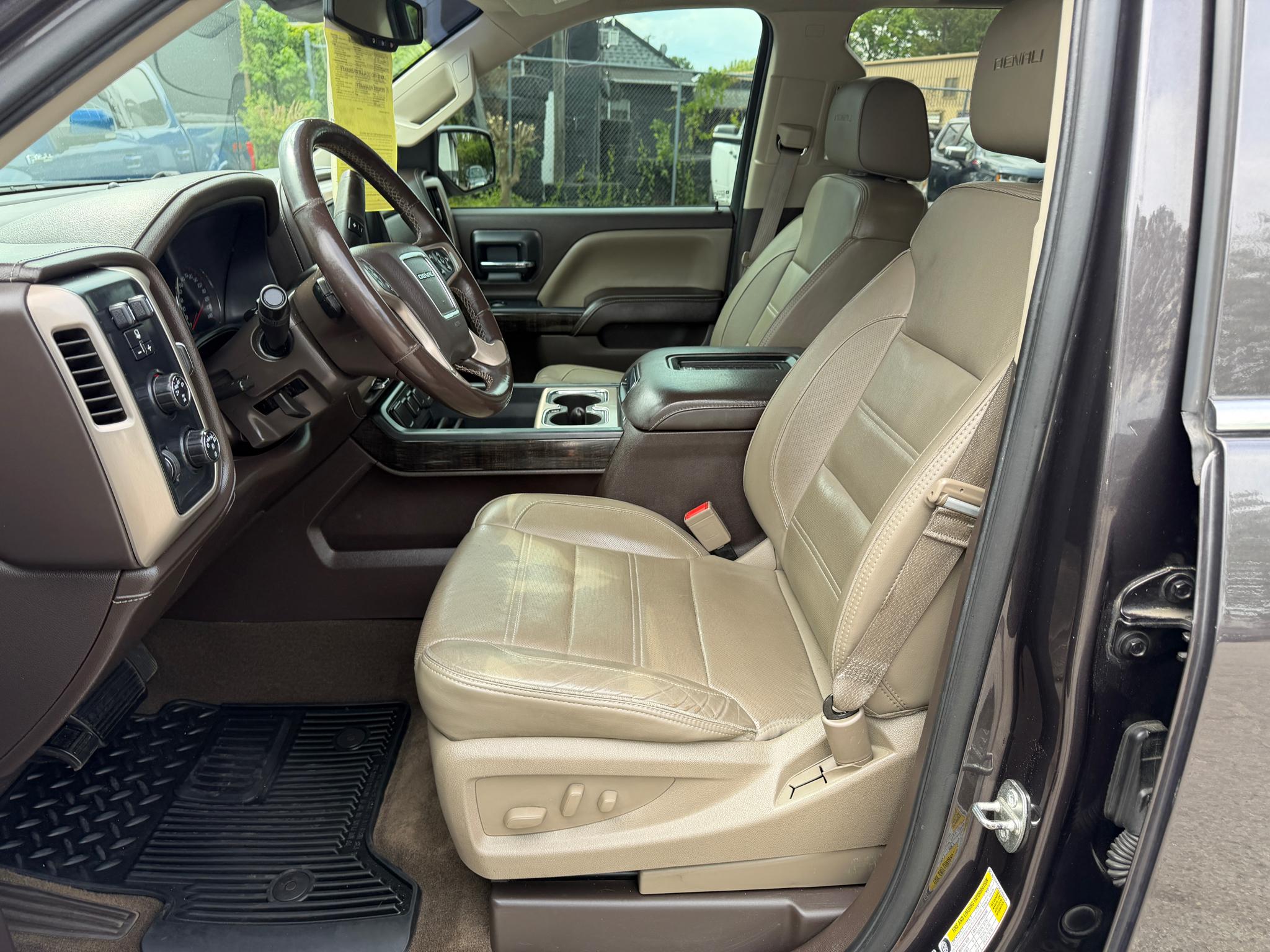 GMC Sierra 1500 4WD Crew Cab 143.5" Denali 2016