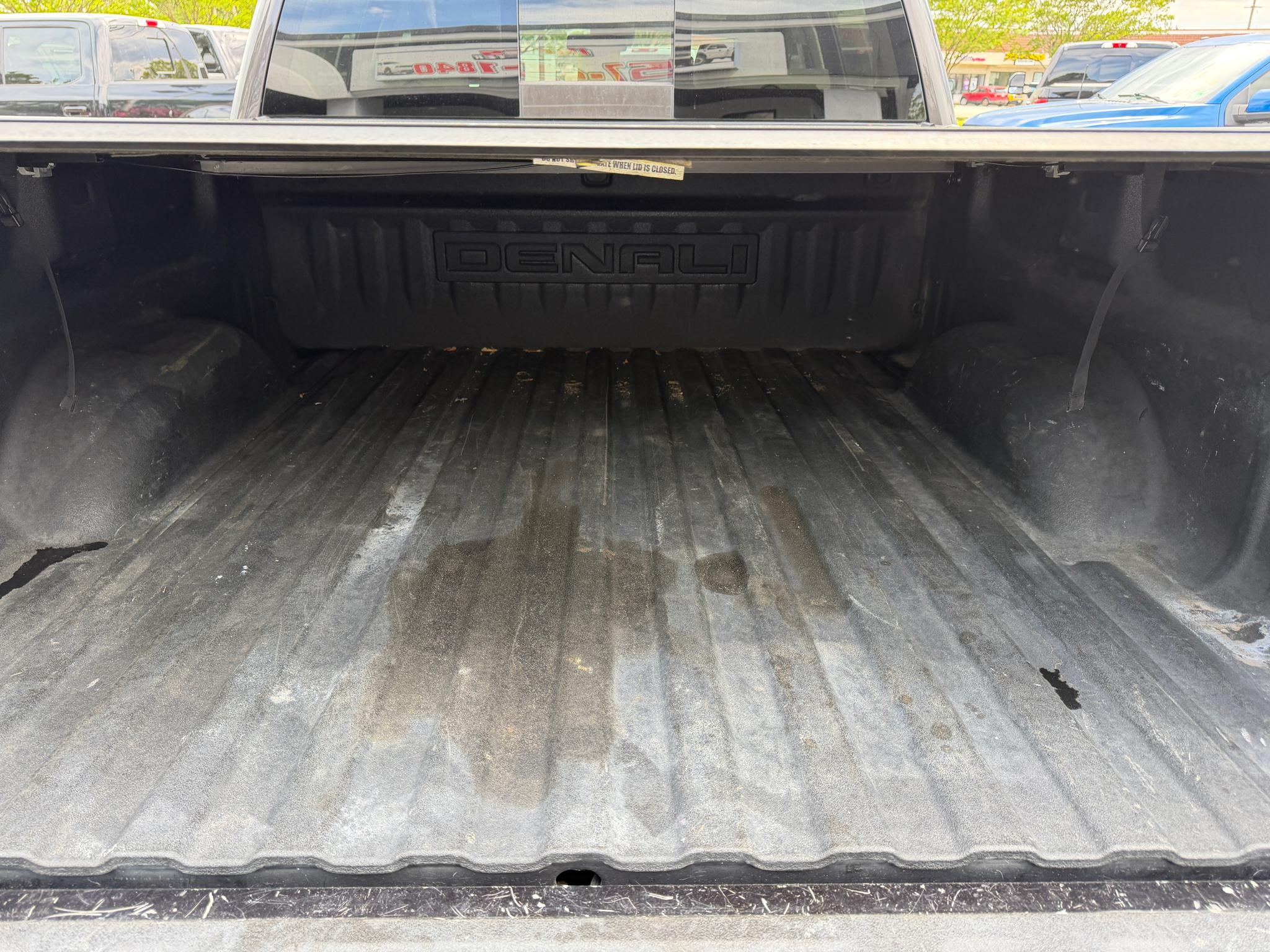 GMC Sierra 1500 4WD Crew Cab 143.5" Denali 2016