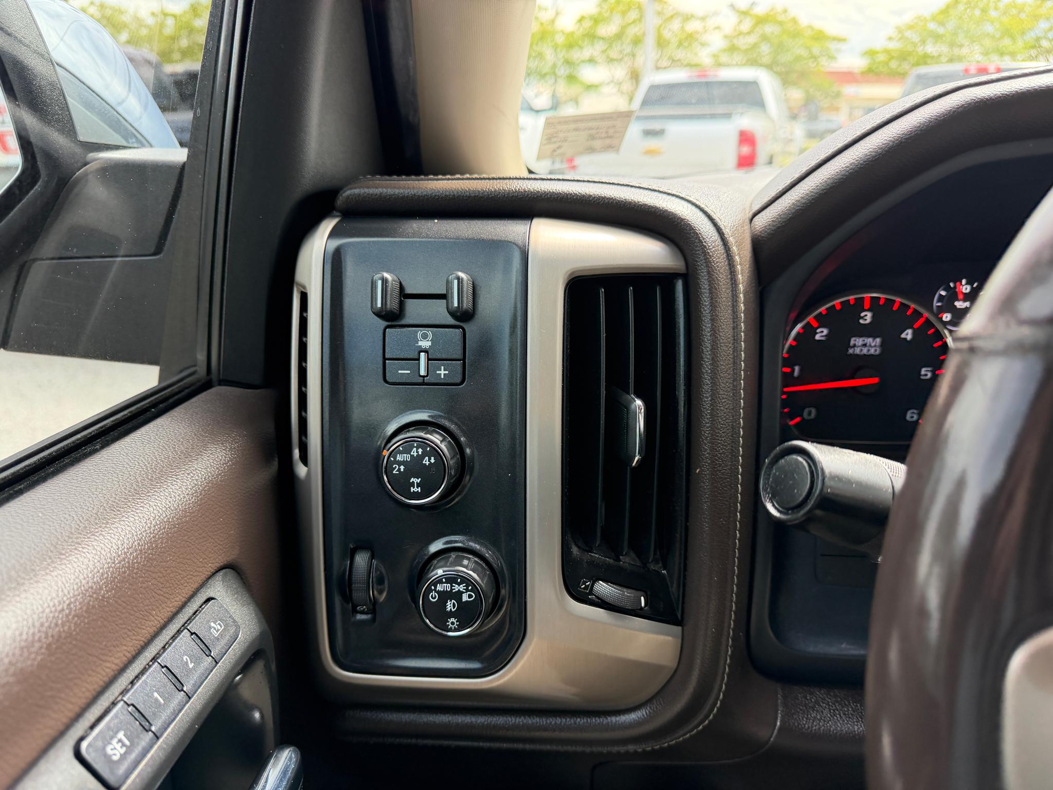 GMC Sierra 1500 4WD Crew Cab 143.5" Denali 2016