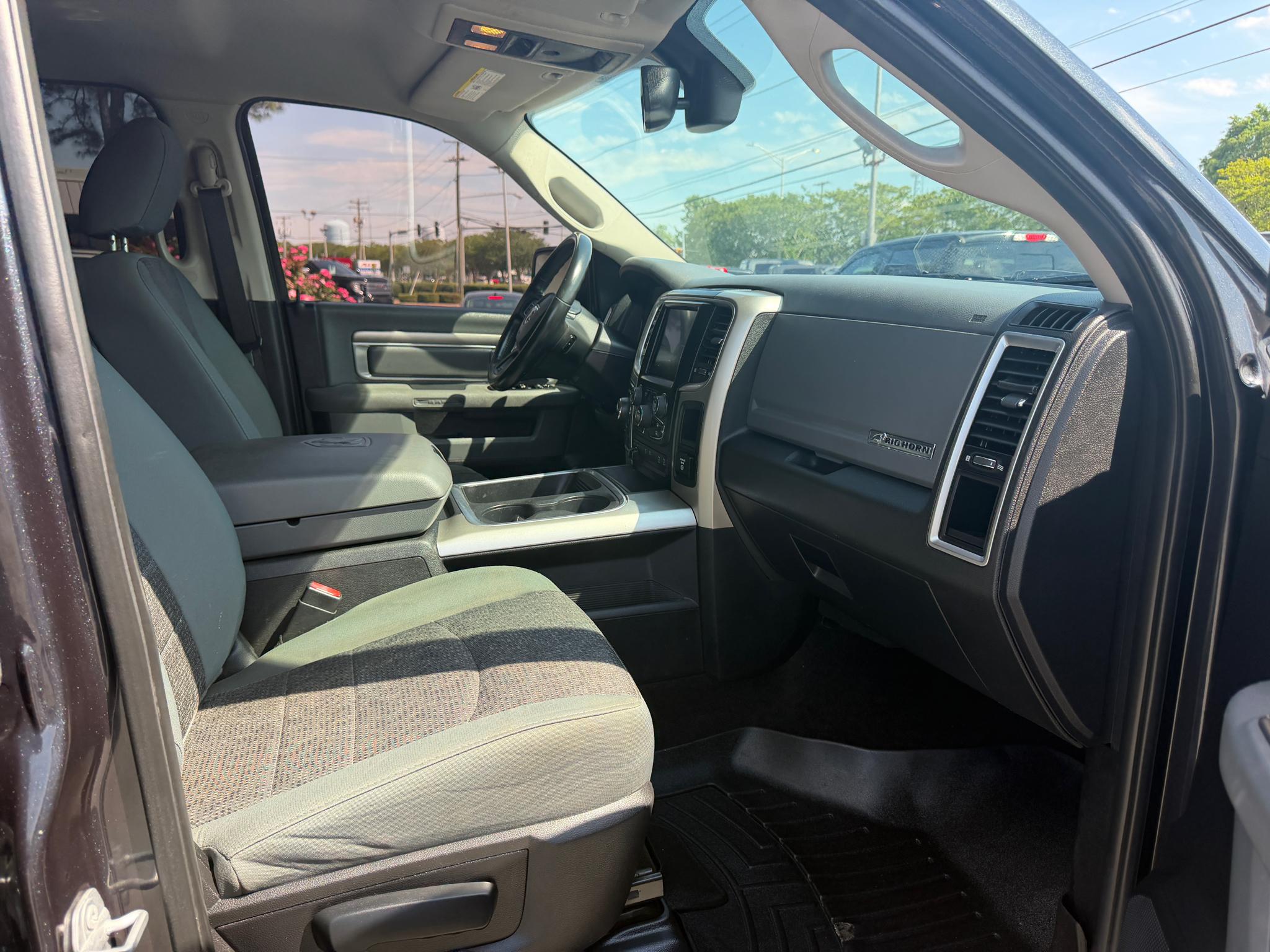 RAM 1500 4WD Crew Cab 140.5" Big Horn 2016