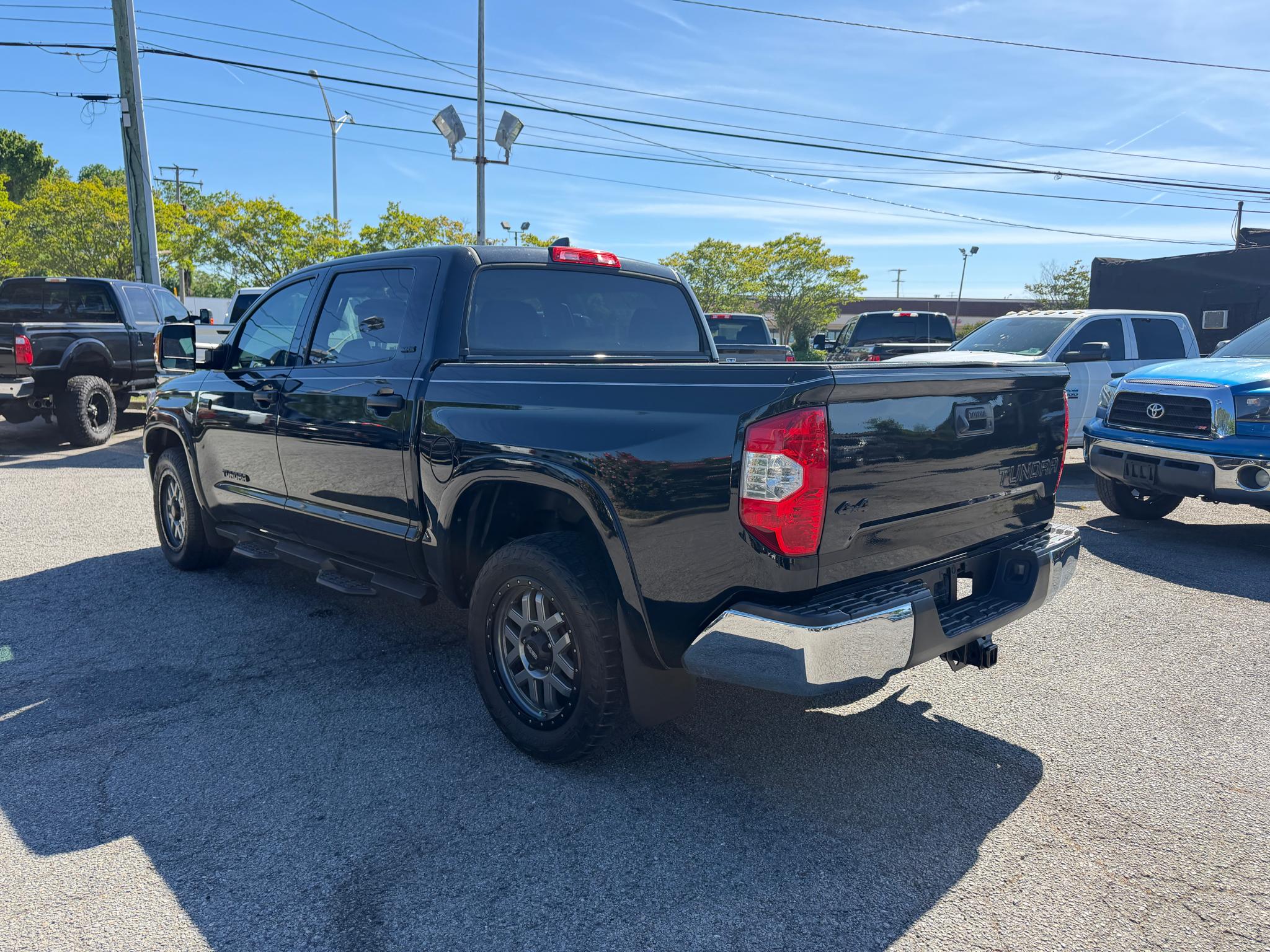 Toyota Tundra 4WD SR5 CrewMax 5.5' Bed 5.7L (Natl) 2021