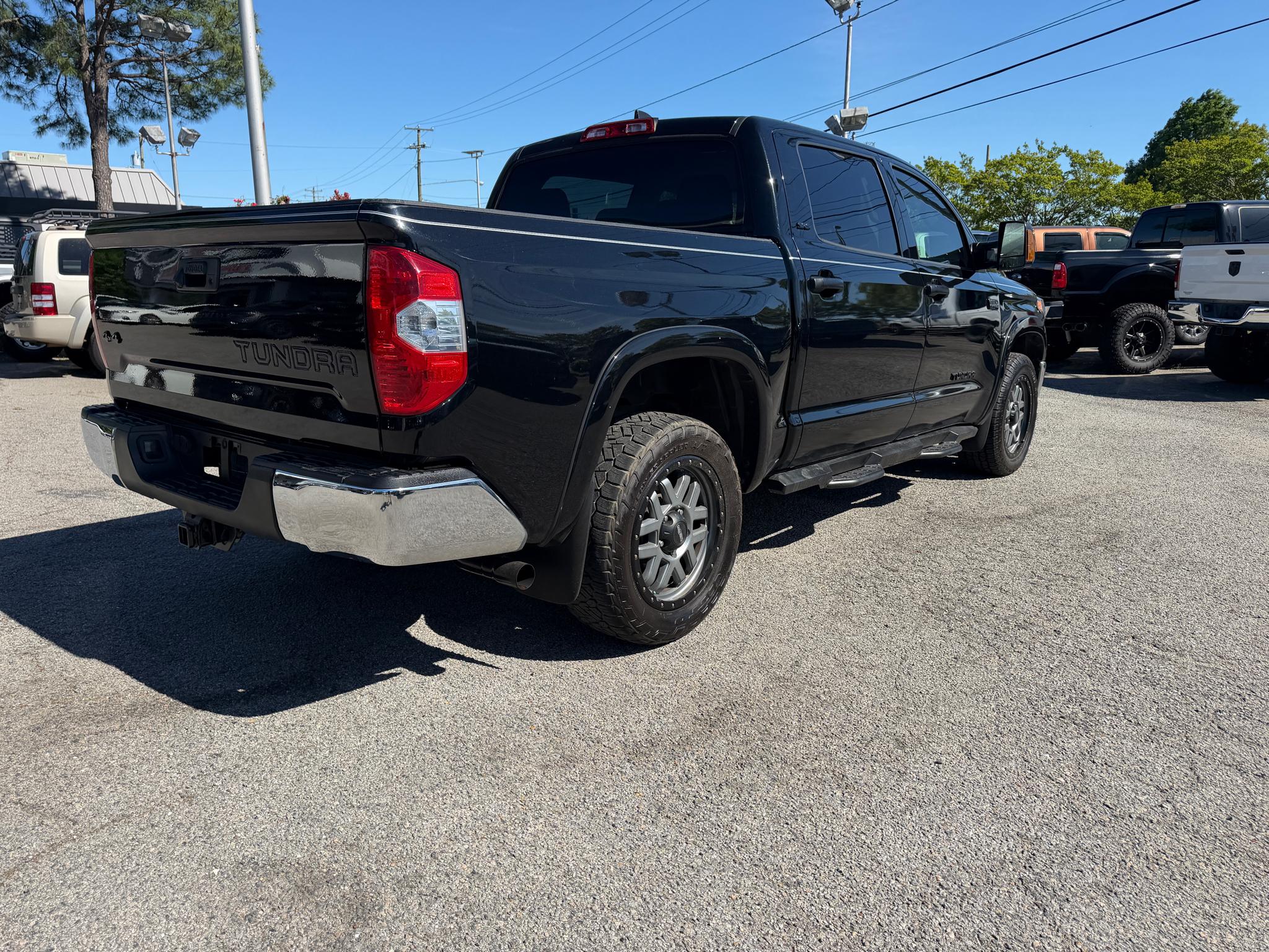 Toyota Tundra 4WD SR5 CrewMax 5.5' Bed 5.7L (Natl) 2021