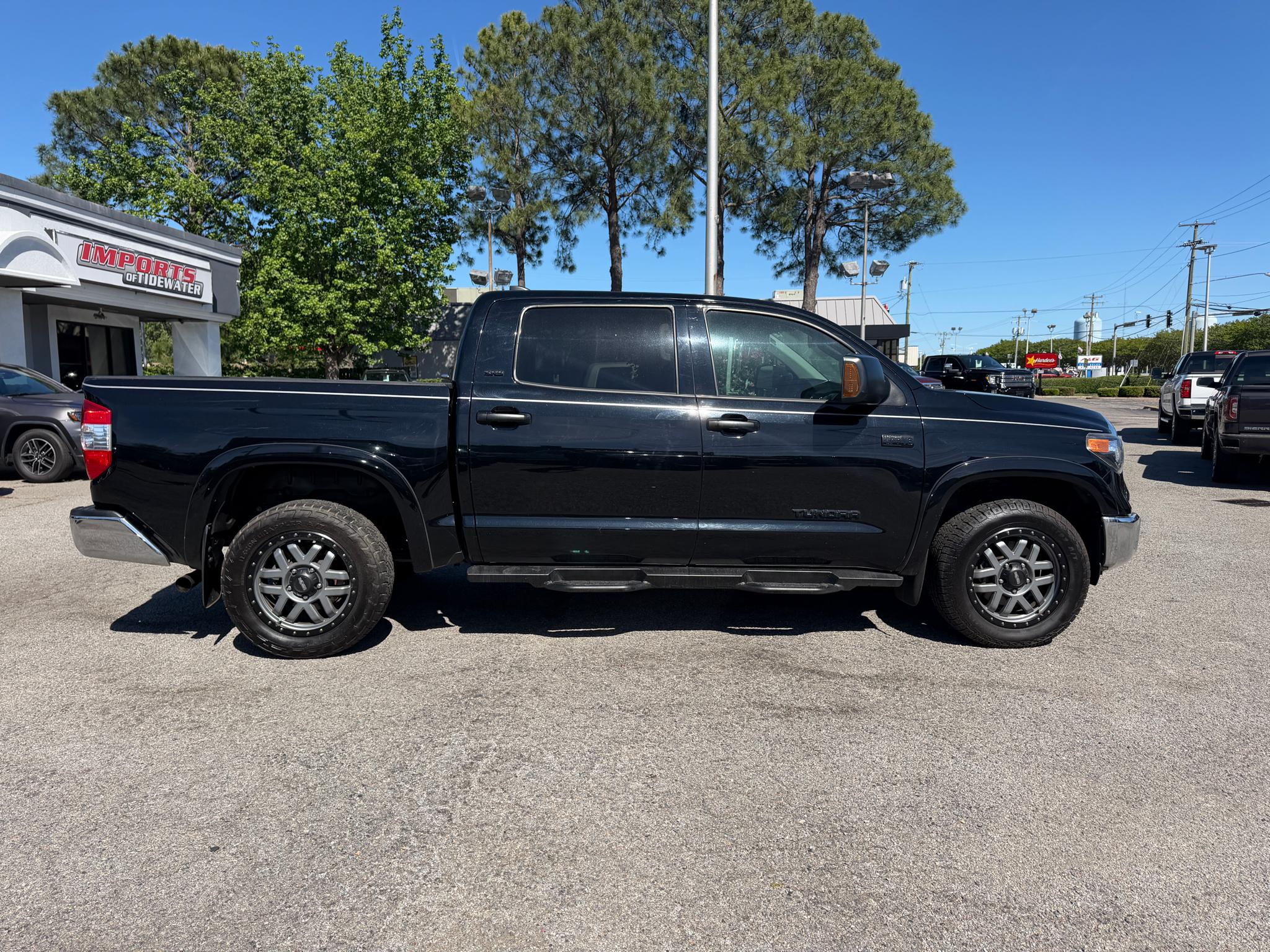 Toyota Tundra 4WD SR5 CrewMax 5.5' Bed 5.7L (Natl) 2021