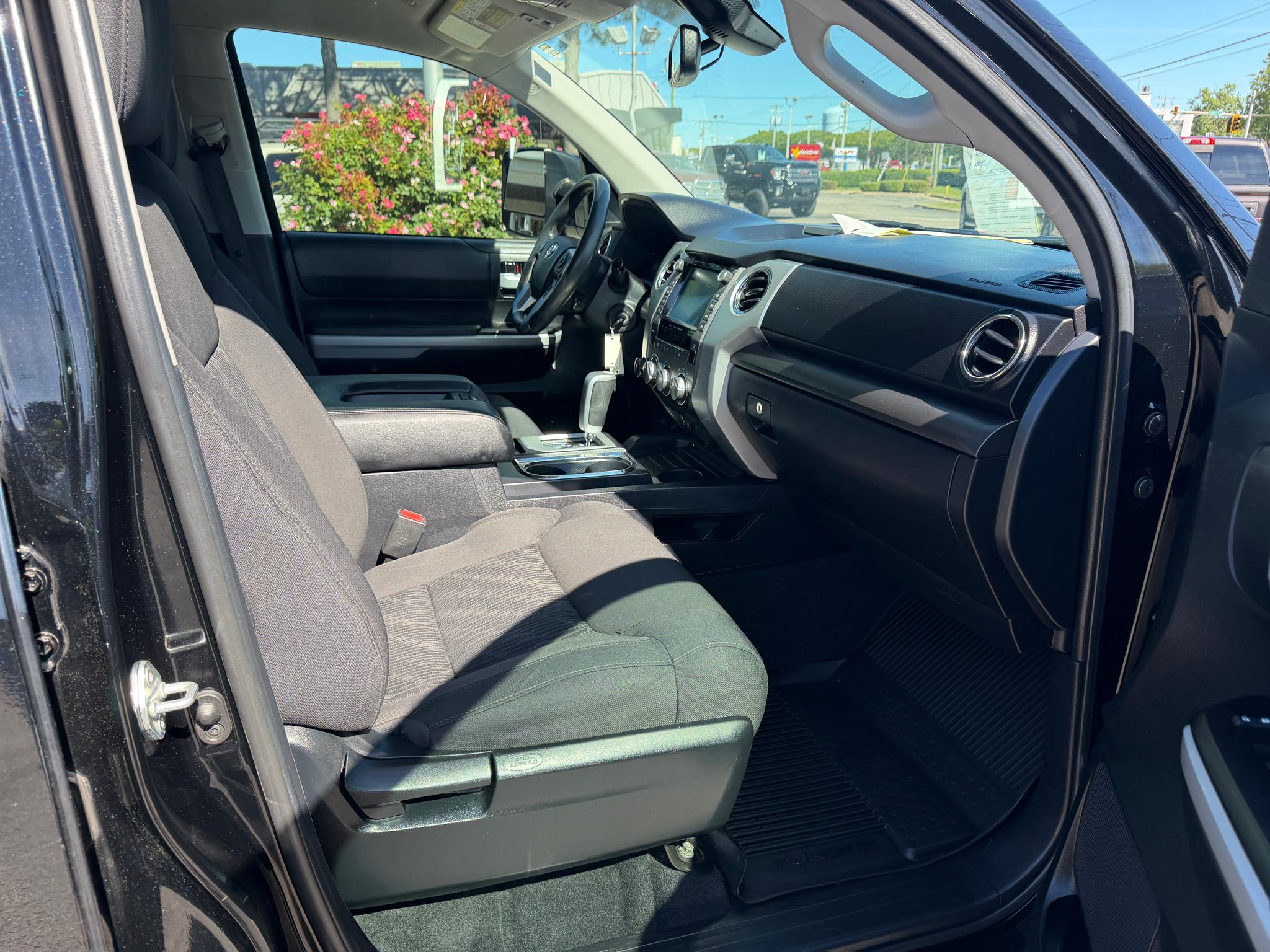 Toyota Tundra 4WD SR5 CrewMax 5.5' Bed 5.7L (Natl) 2021