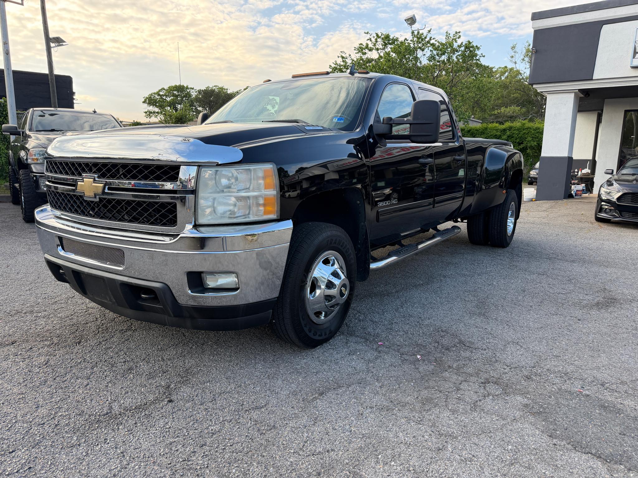 2011 Chevrolet Silverado 3500HD 4WD Crew Cab 167.7" DRW LT