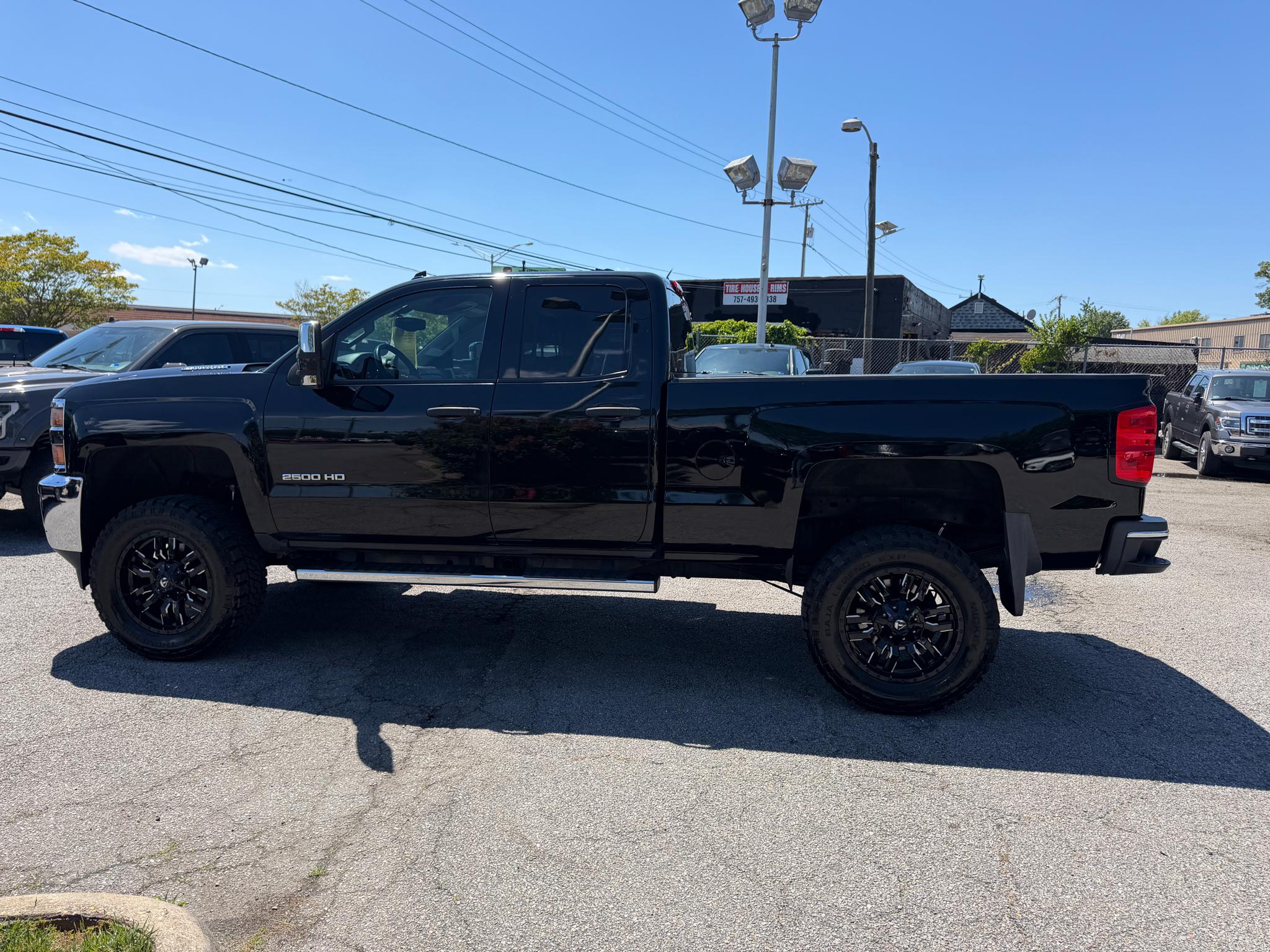 Chevrolet Silverado 2500HD 4WD Double Cab 144.2" LT 2015
