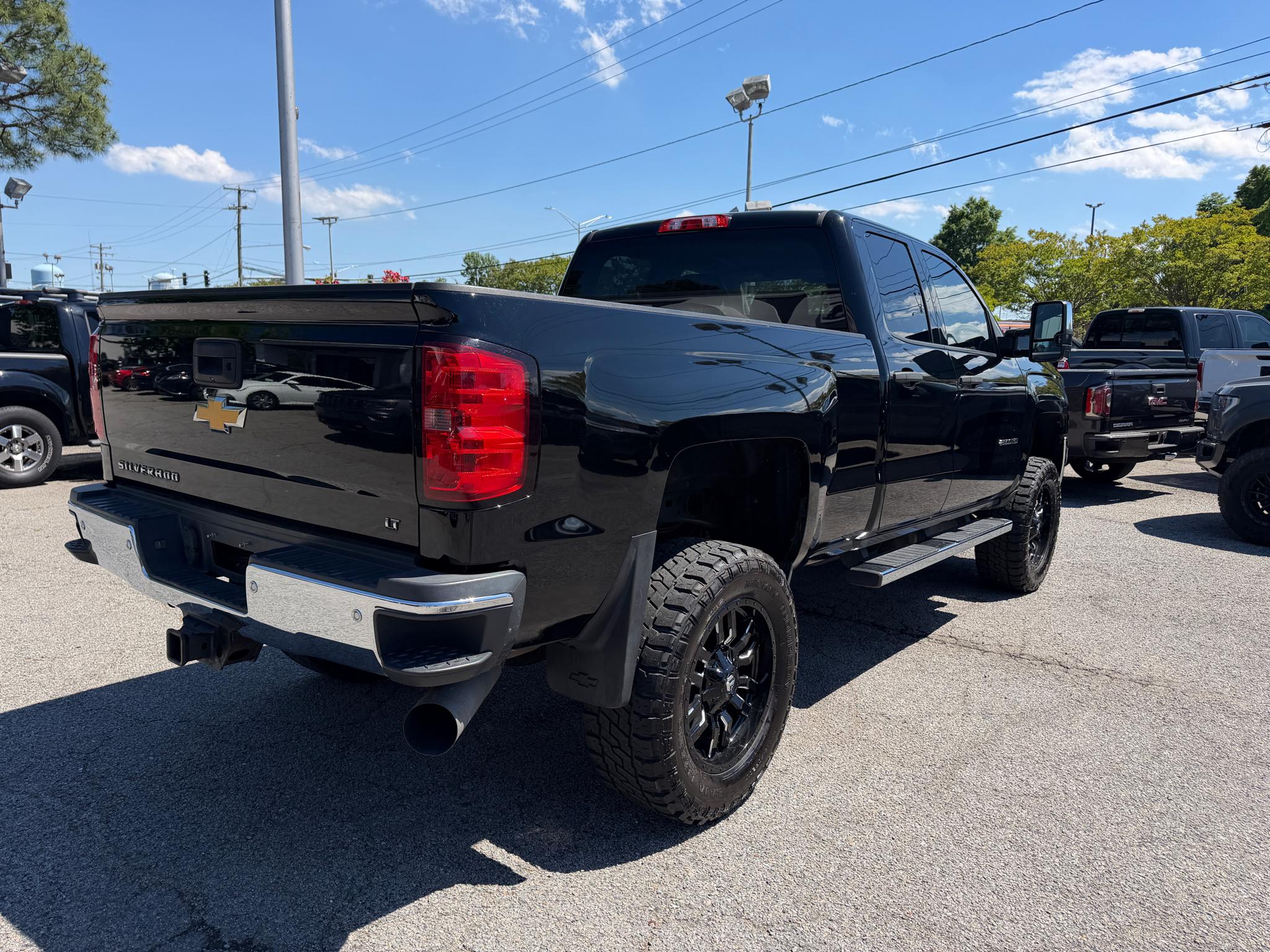 Chevrolet Silverado 2500HD 4WD Double Cab 144.2" LT 2015