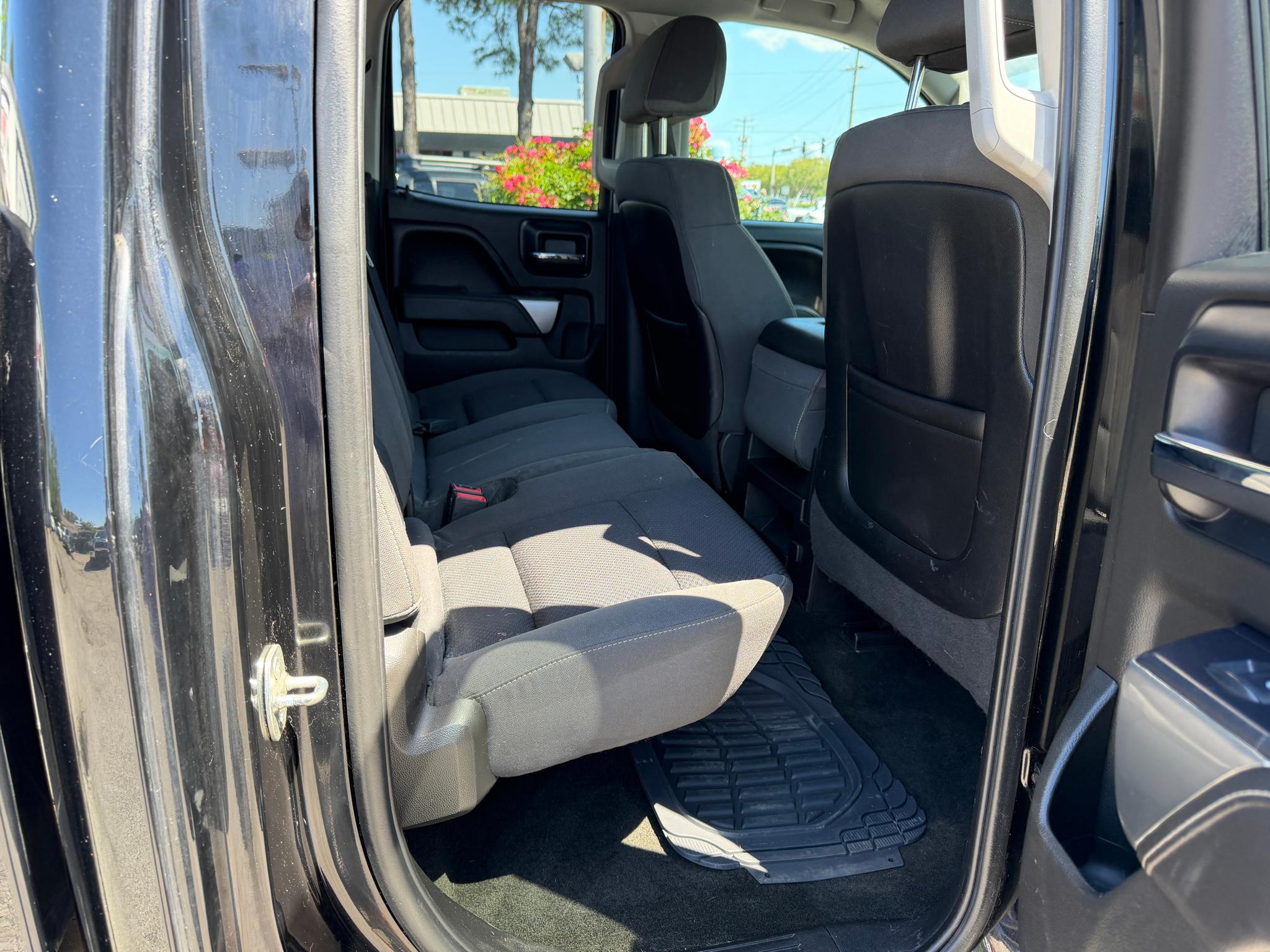 Chevrolet Silverado 2500HD 4WD Double Cab 144.2" LT 2015