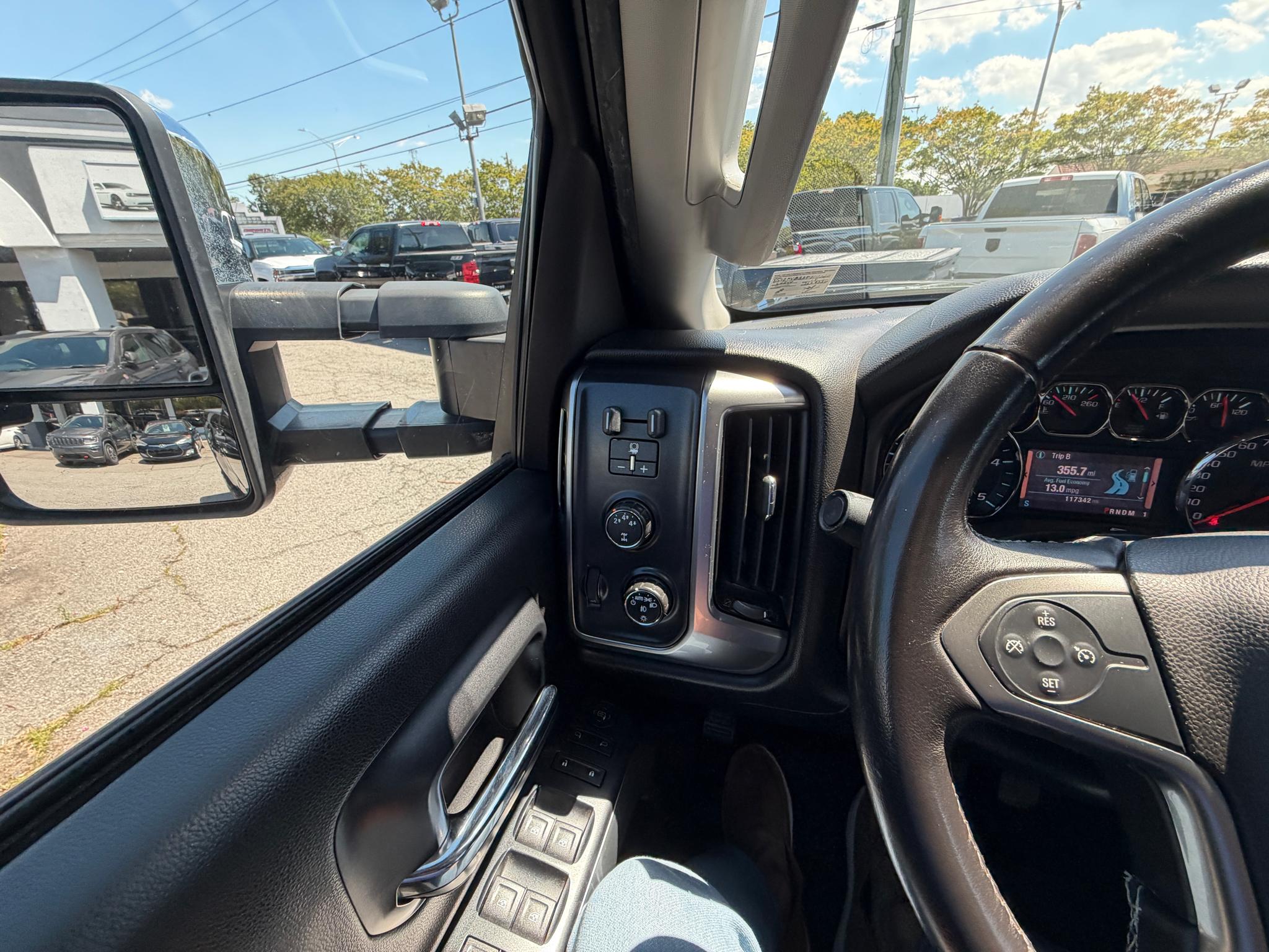 Chevrolet Silverado 2500HD 4WD Double Cab 144.2" LT 2015