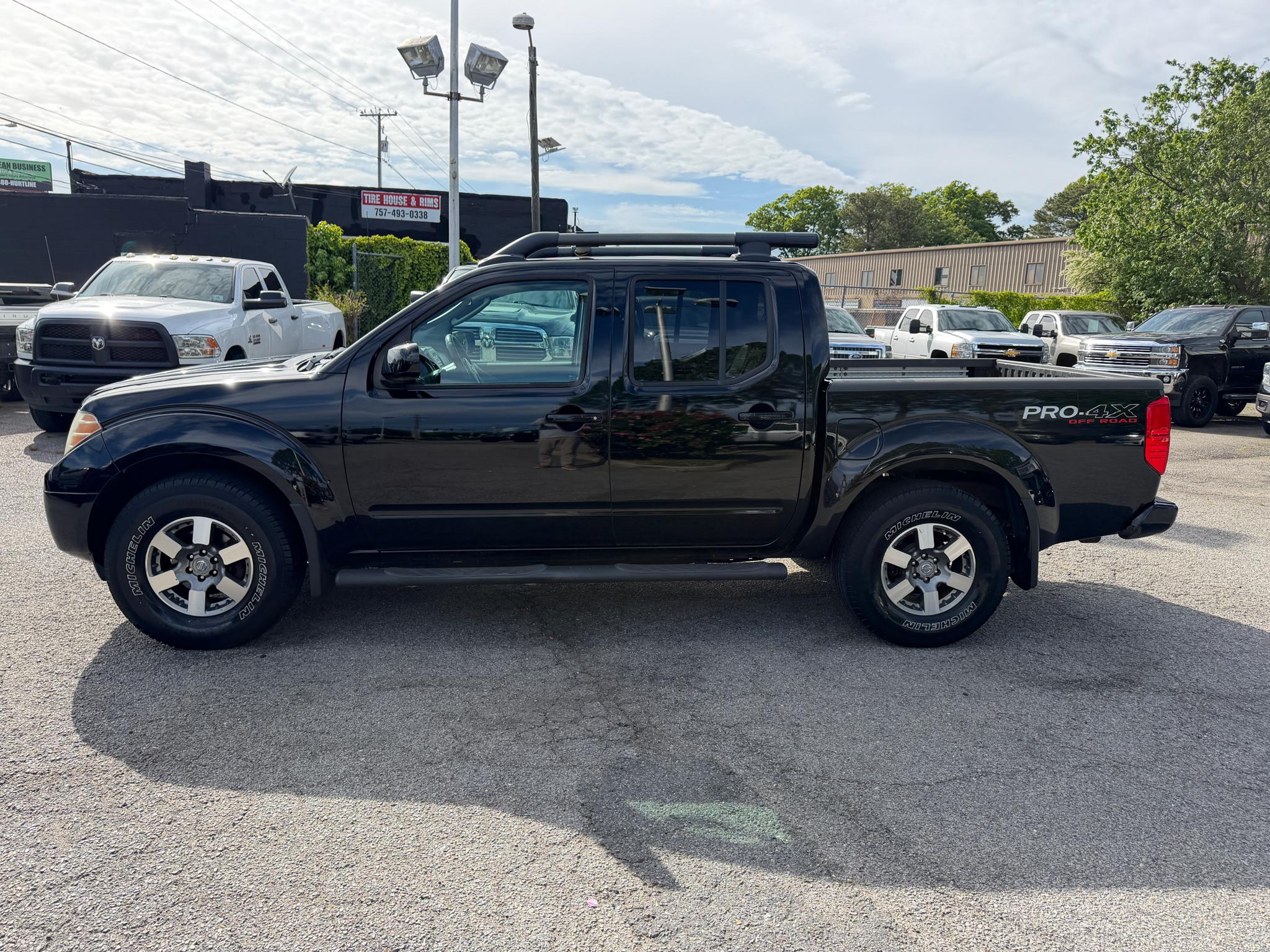 Nissan Frontier 4WD Crew Cab SWB Auto PRO-4X 2011
