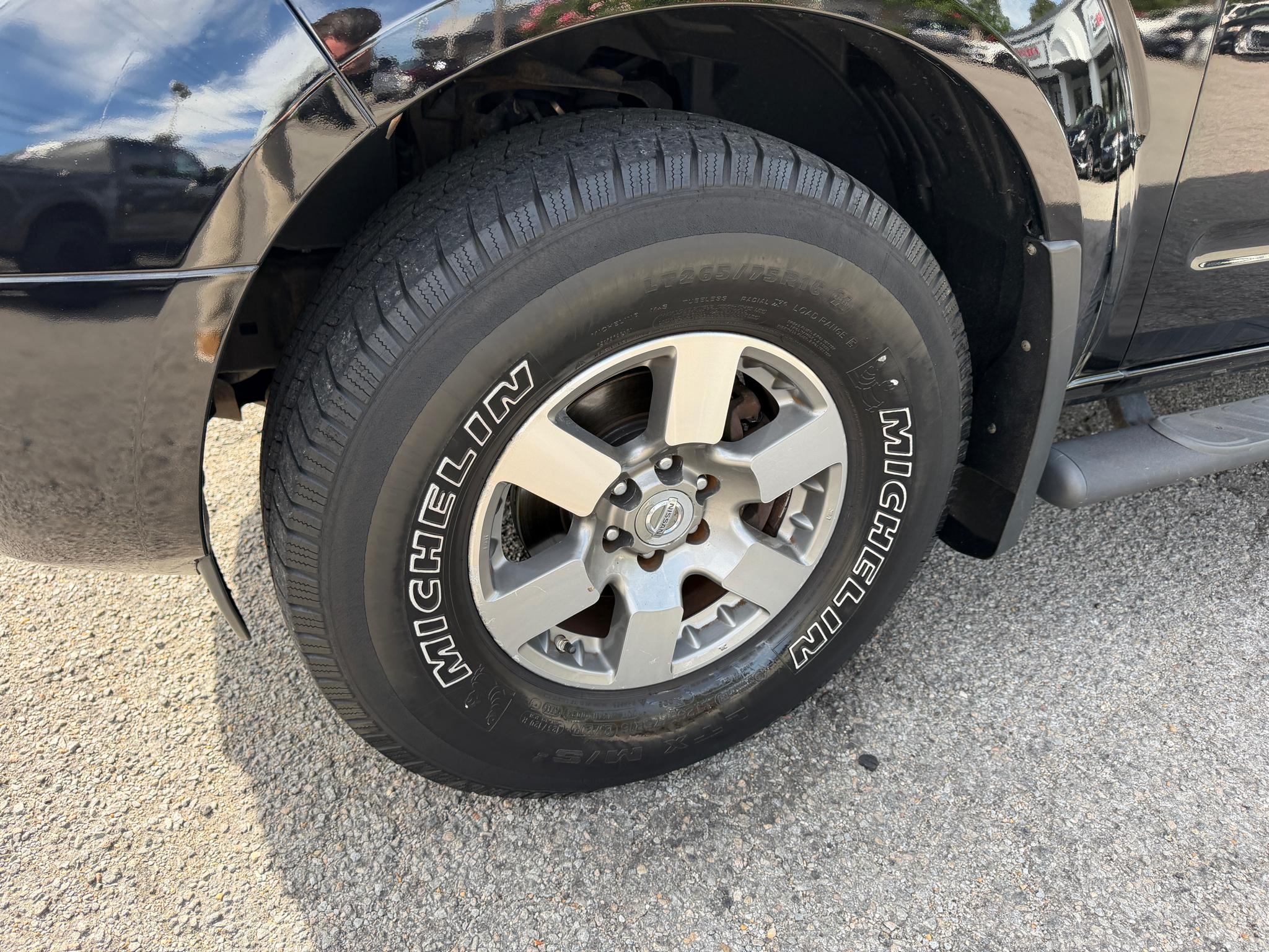 Nissan Frontier 4WD Crew Cab SWB Auto PRO-4X 2011