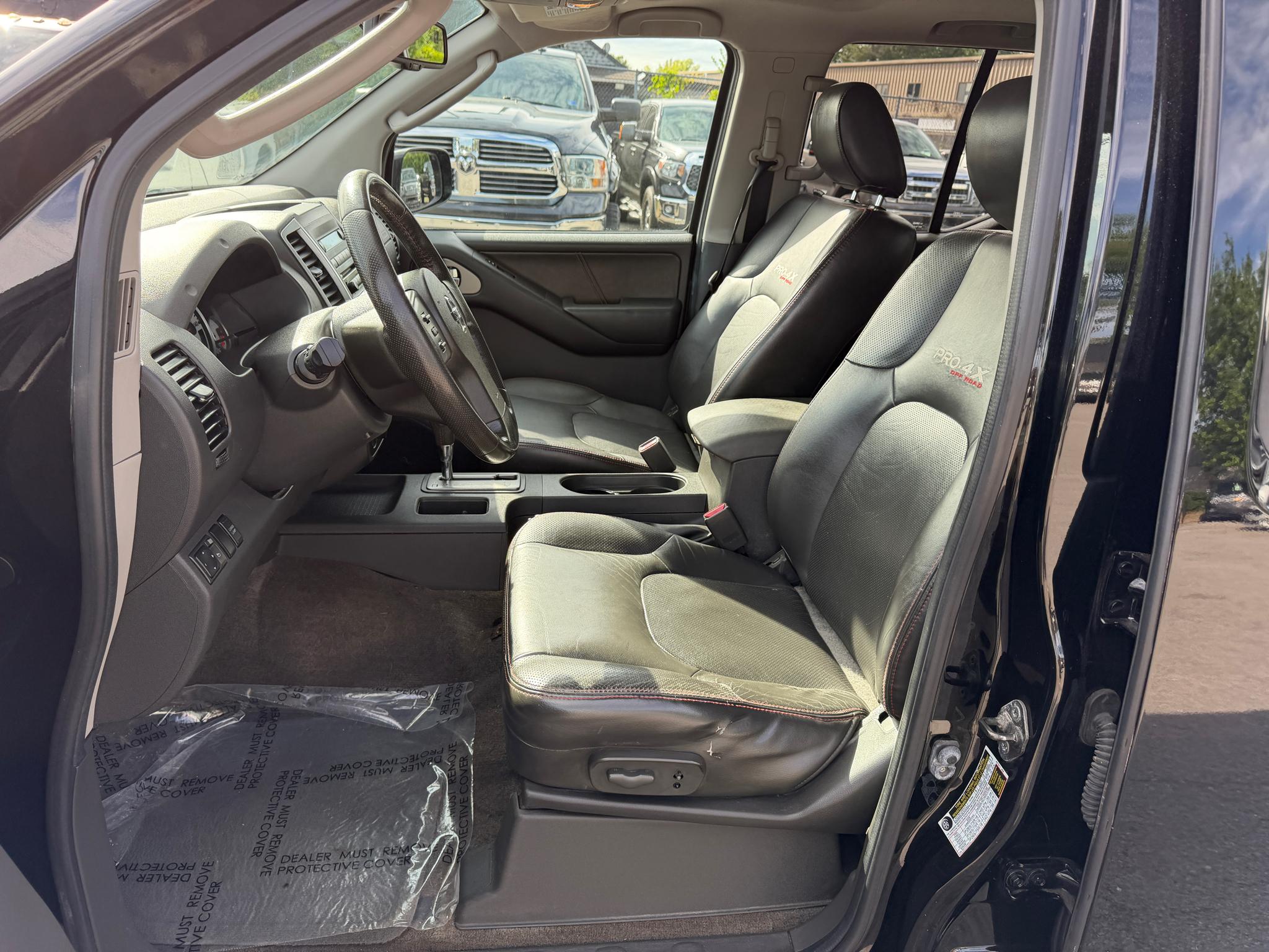 Nissan Frontier 4WD Crew Cab SWB Auto PRO-4X 2011