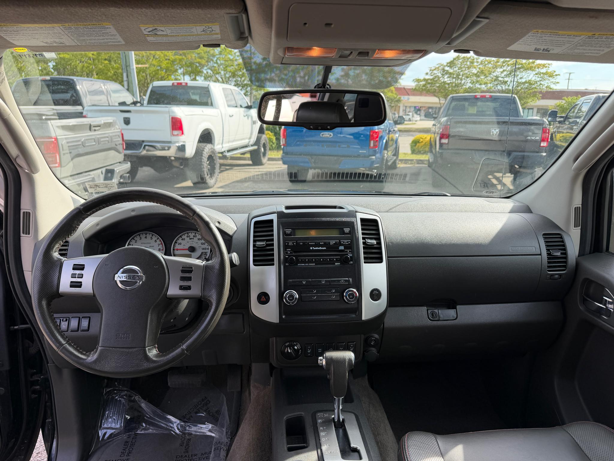 Nissan Frontier 4WD Crew Cab SWB Auto PRO-4X 2011