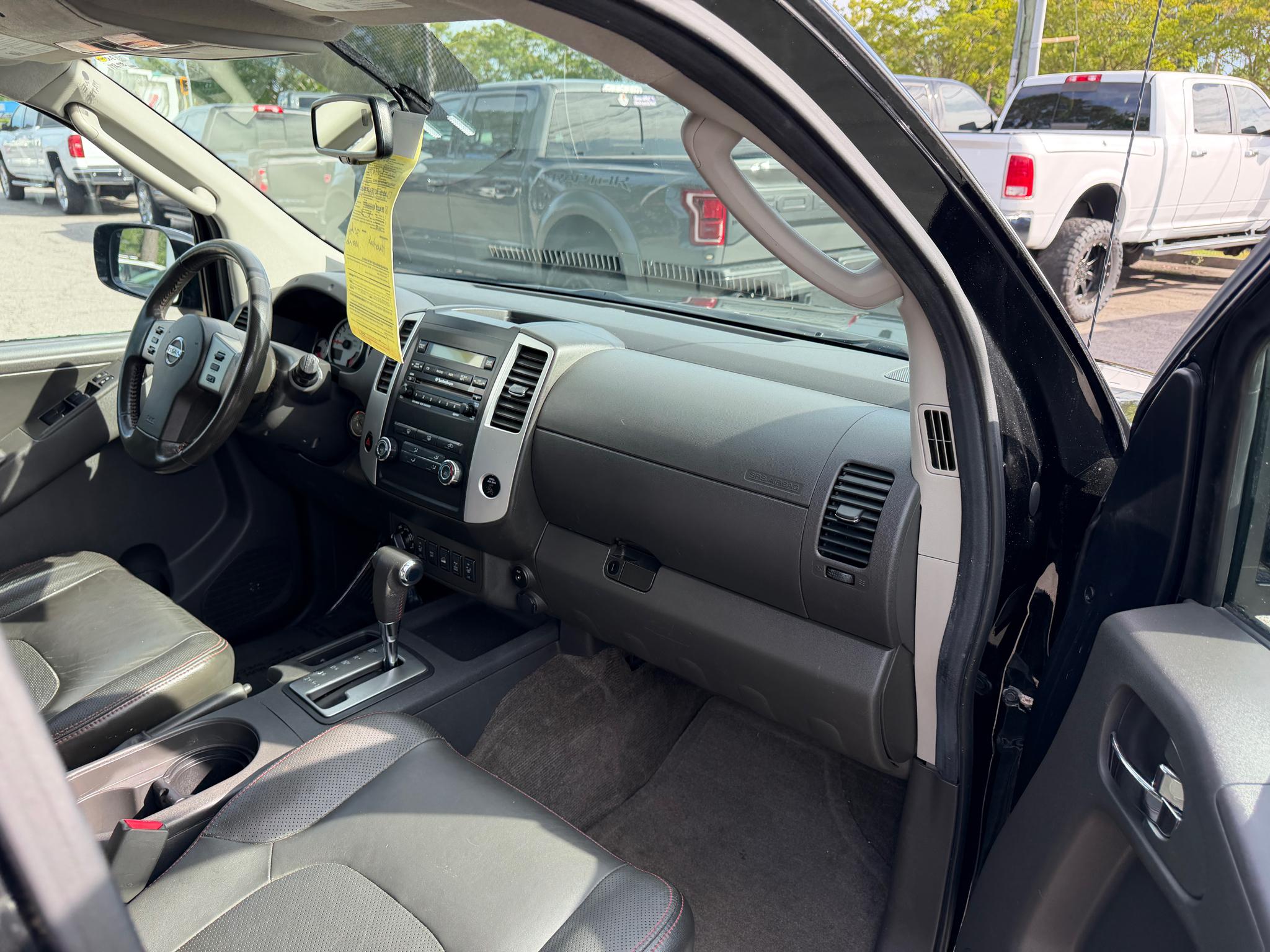 Nissan Frontier 4WD Crew Cab SWB Auto PRO-4X 2011