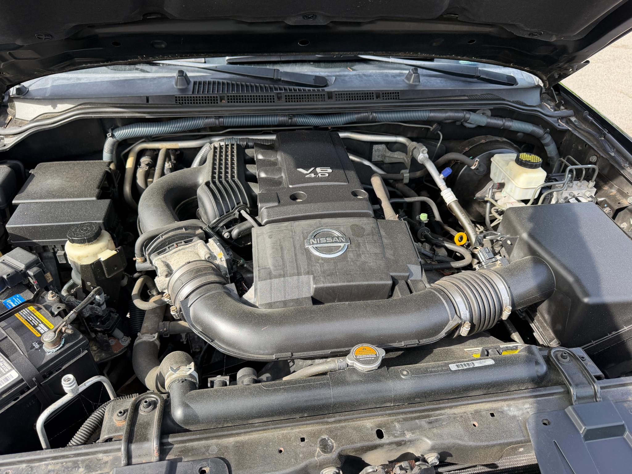 Nissan Frontier 4WD Crew Cab SWB Auto PRO-4X 2011