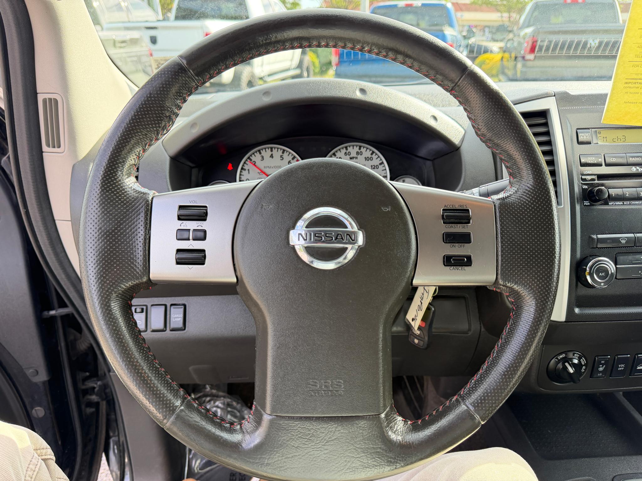 Nissan Frontier 4WD Crew Cab SWB Auto PRO-4X 2011