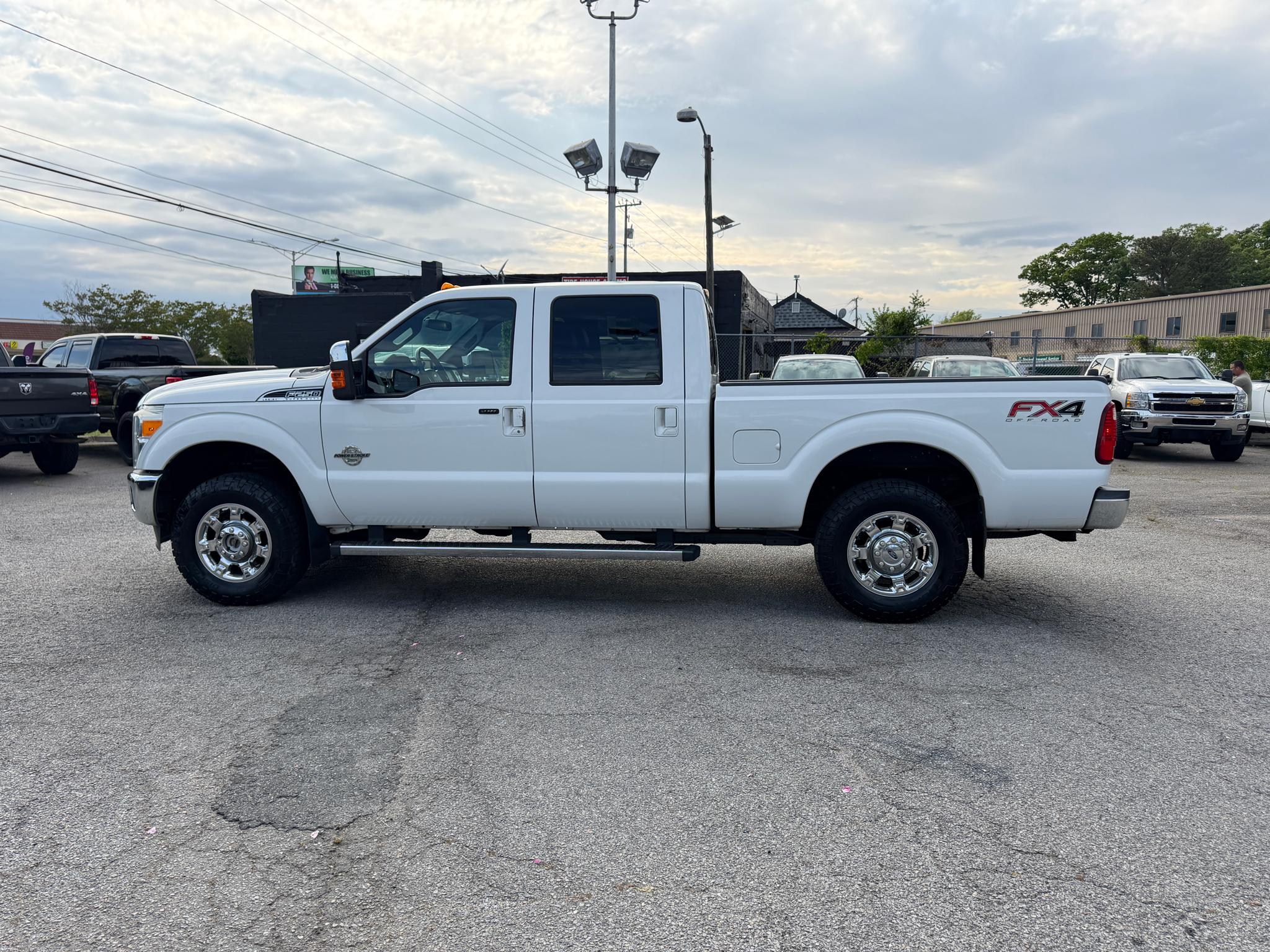 Ford Super Duty F-250 SRW 4WD Crew Cab 156" Lariat 2015