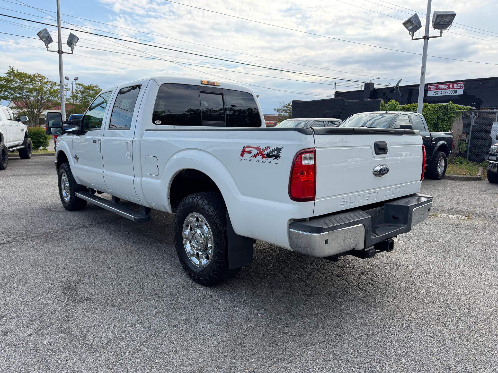 Ford Super Duty F-250 SRW 4WD Crew Cab 156" Lariat 2015