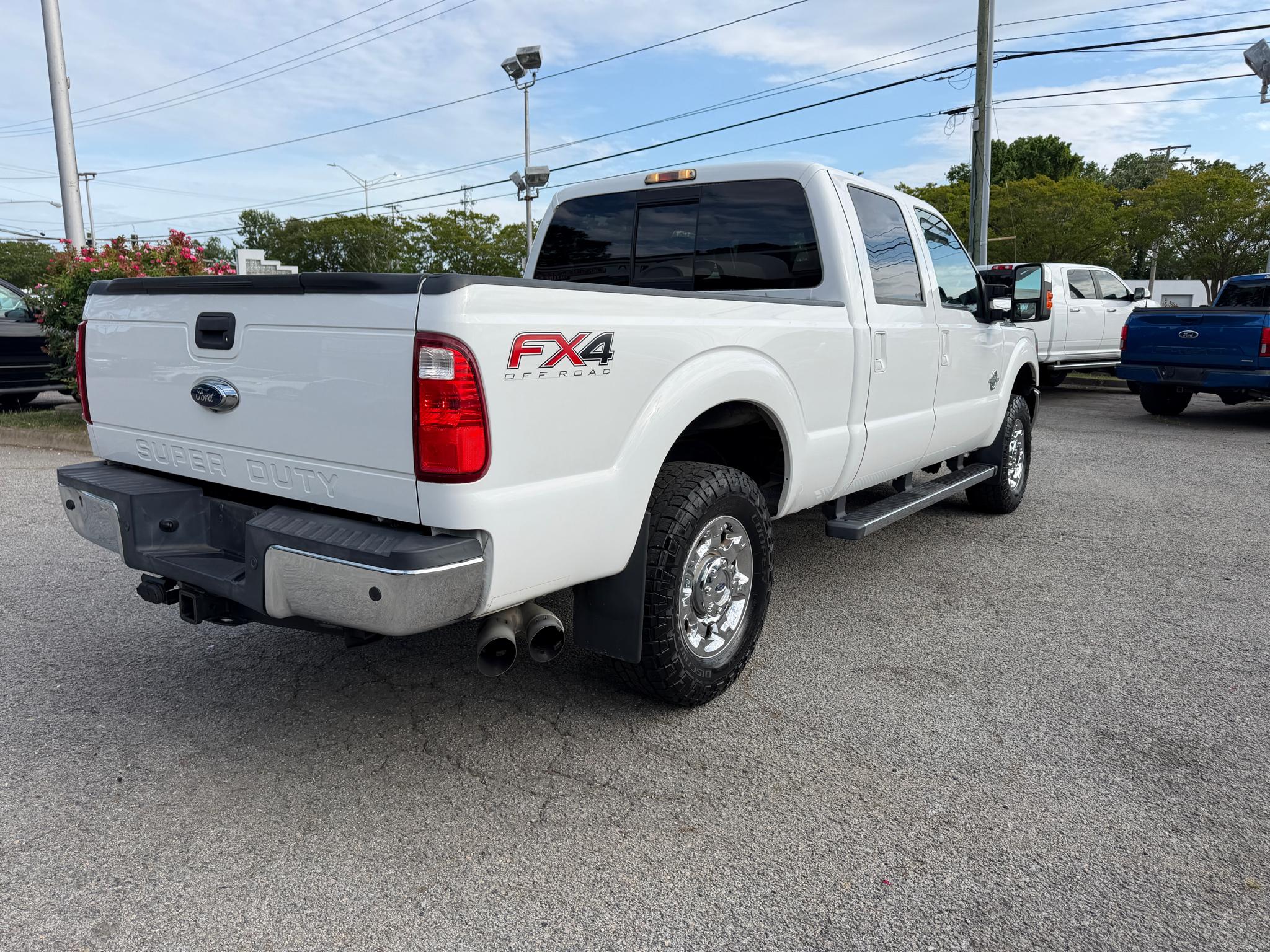 Ford Super Duty F-250 SRW 4WD Crew Cab 156" Lariat 2015