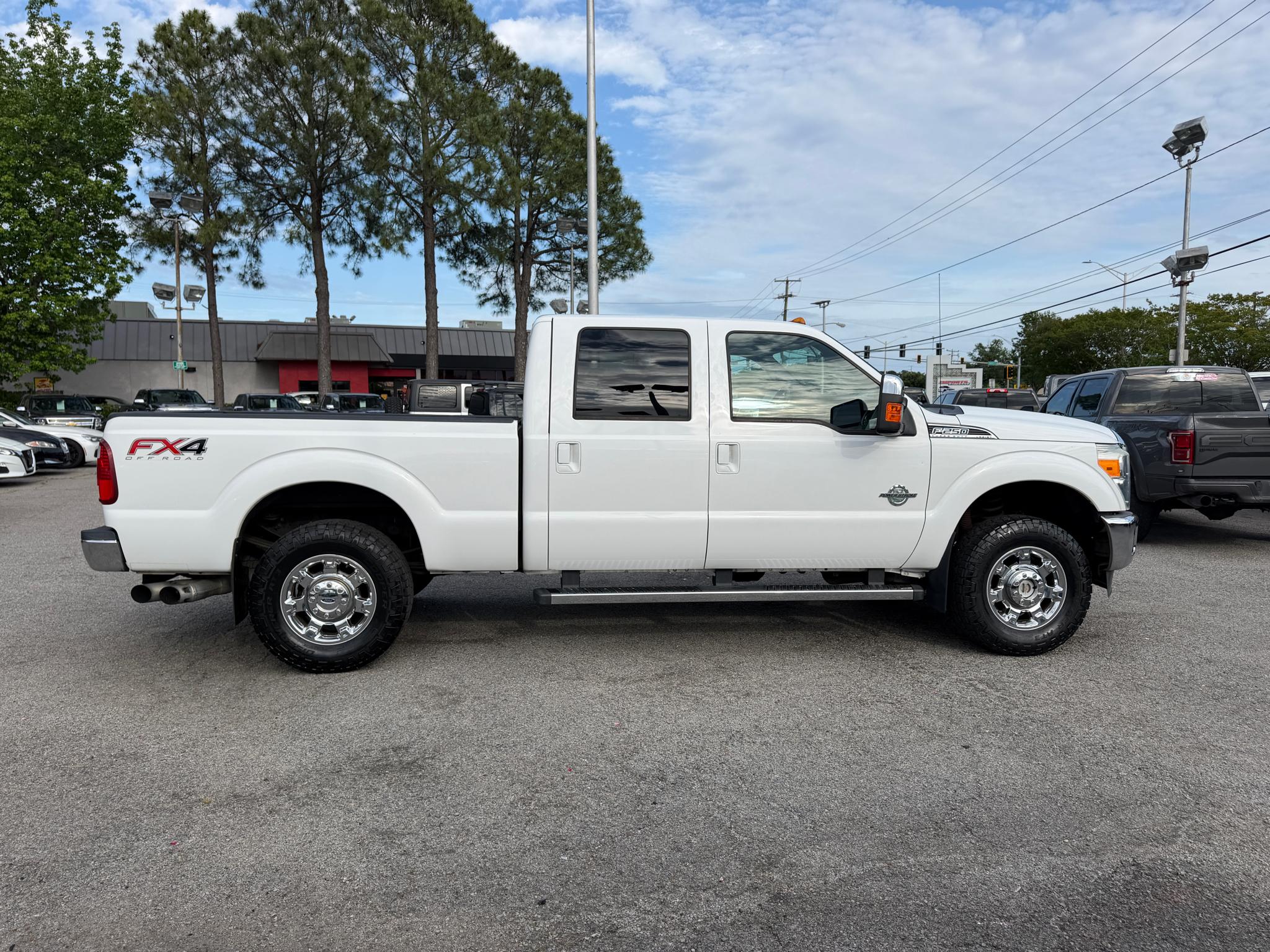 Ford Super Duty F-250 SRW 4WD Crew Cab 156" Lariat 2015