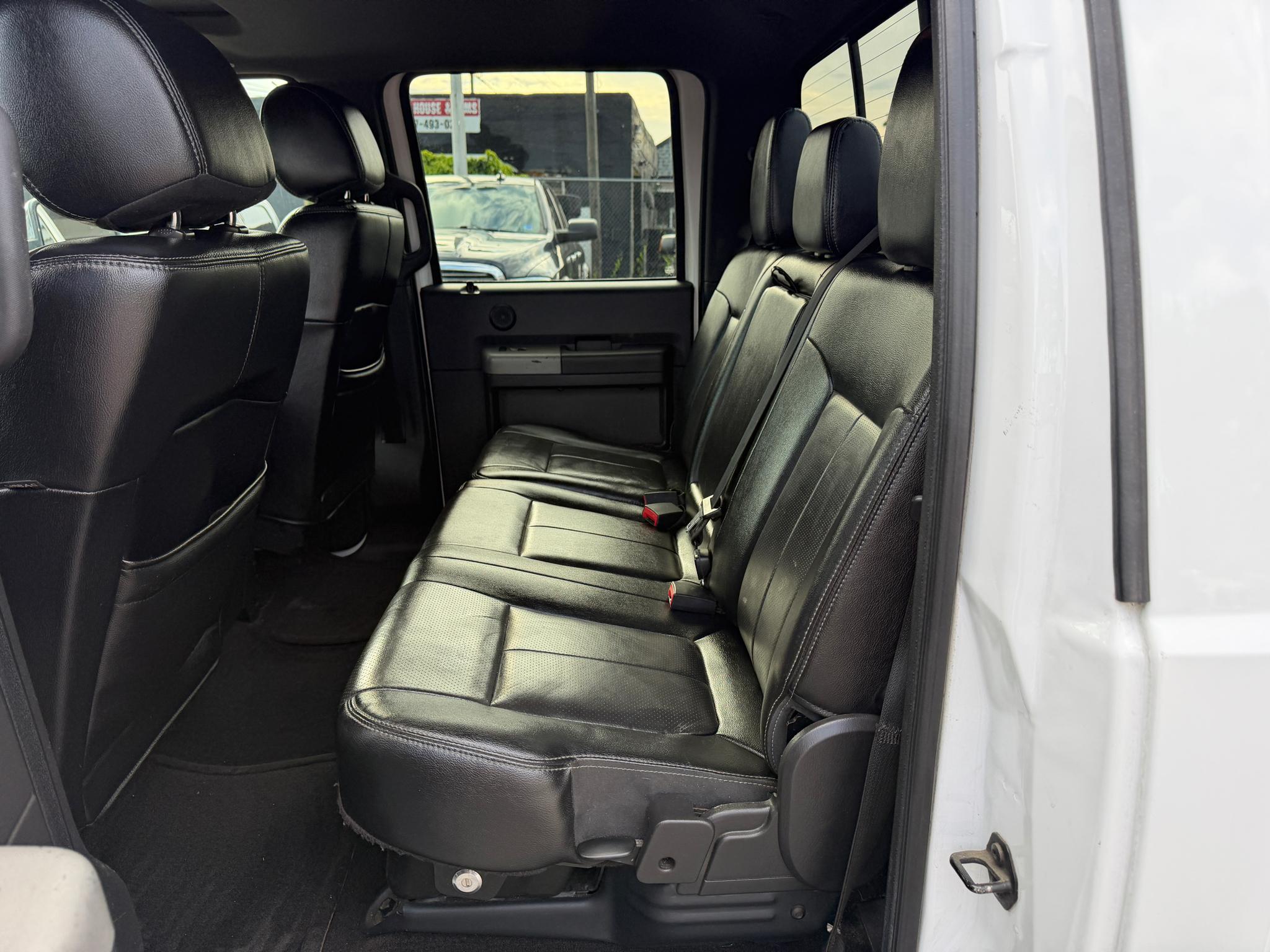 Ford Super Duty F-250 SRW 4WD Crew Cab 156" Lariat 2015