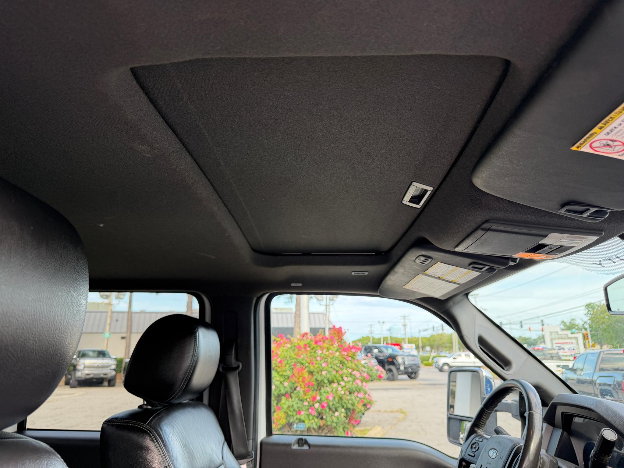 Ford Super Duty F-250 SRW 4WD Crew Cab 156" Lariat 2015