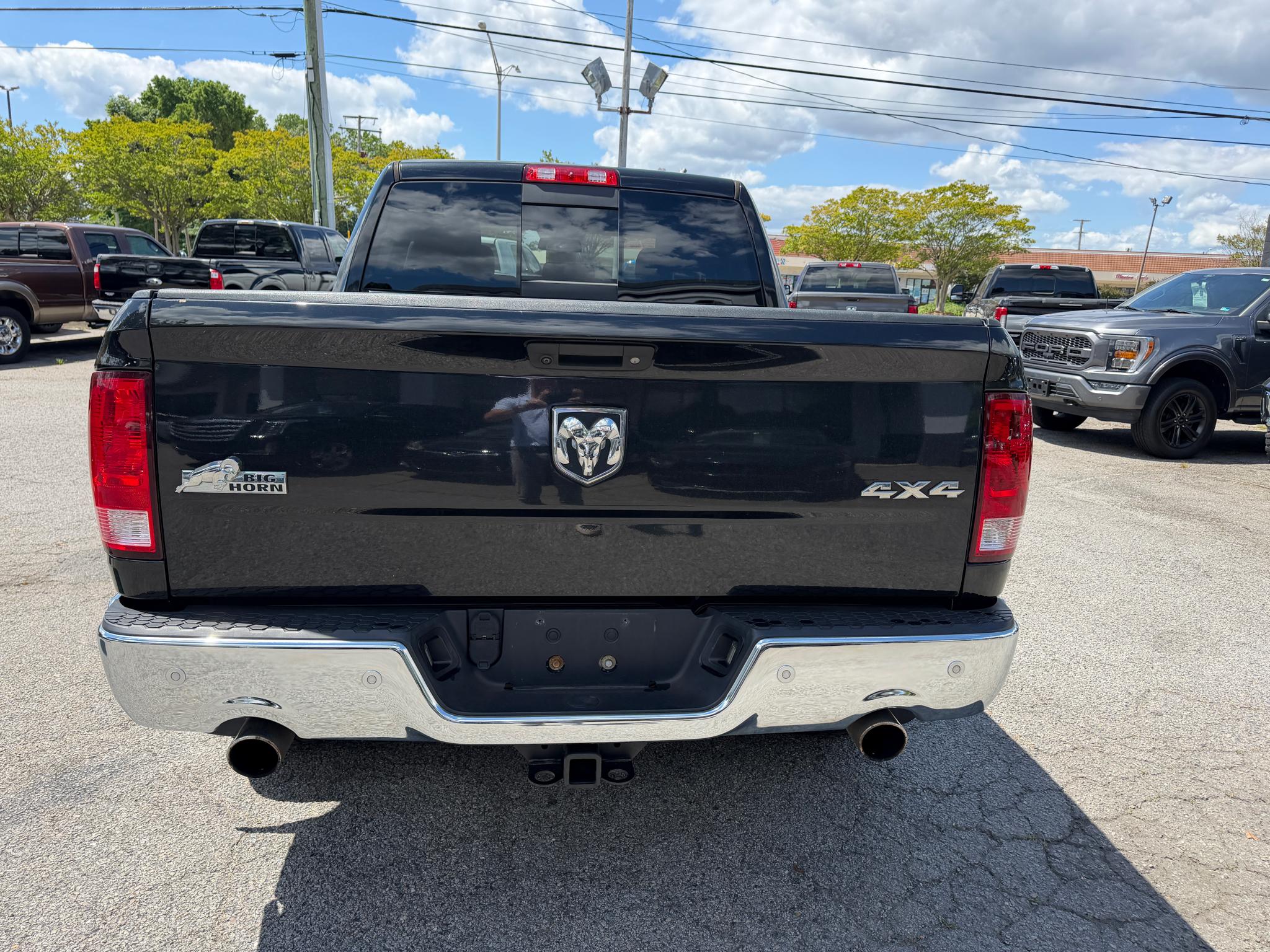 RAM 1500 Big Horn 4x4 Crew Cab 5'7" Box 2017