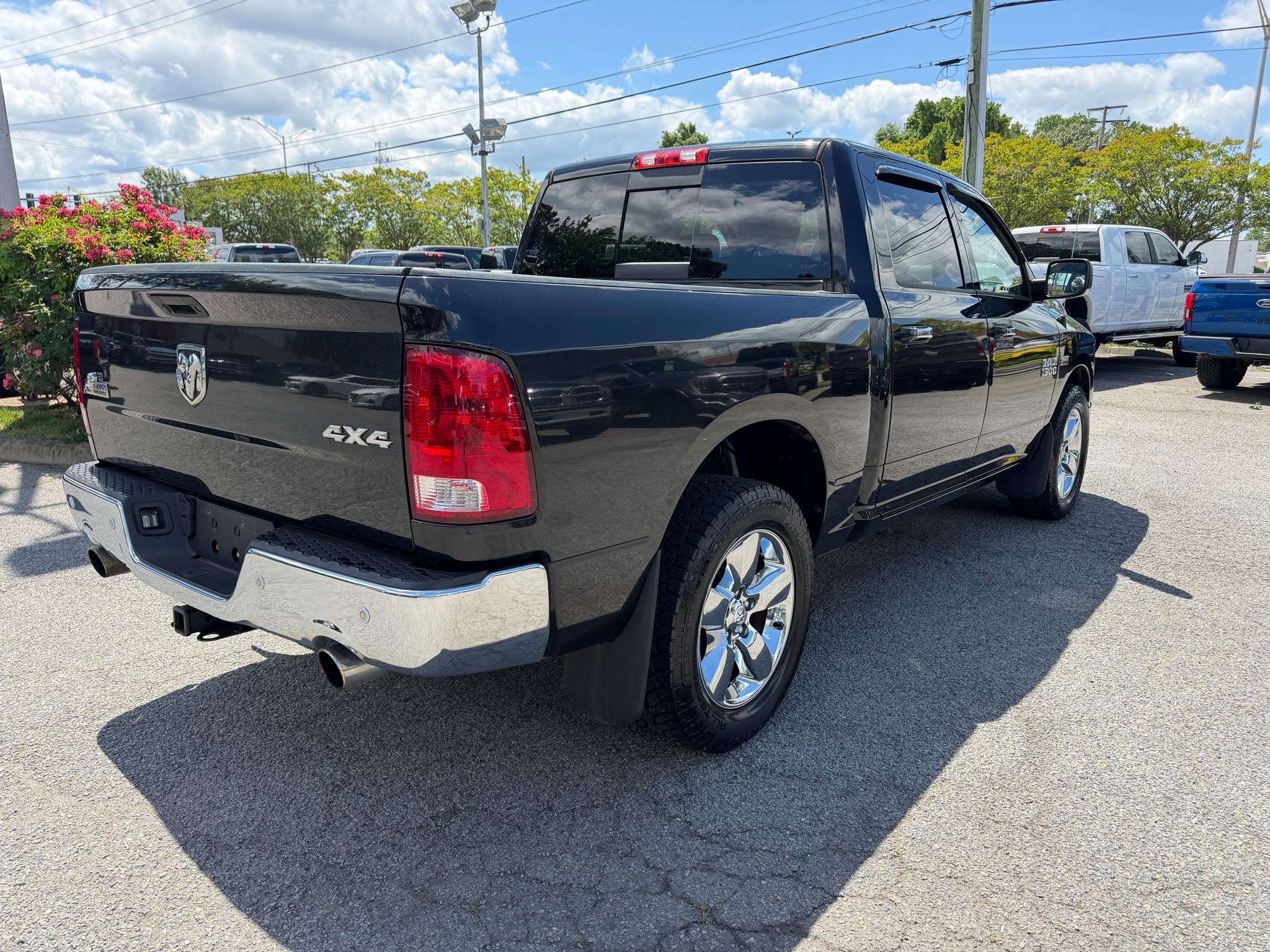 RAM 1500 Big Horn 4x4 Crew Cab 5'7" Box 2017