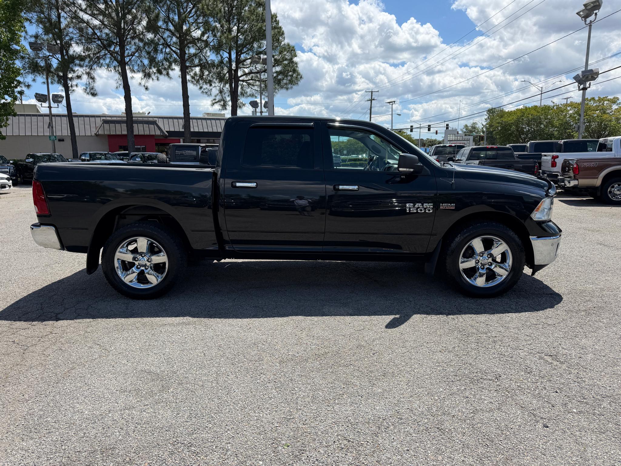 RAM 1500 Big Horn 4x4 Crew Cab 5'7" Box 2017
