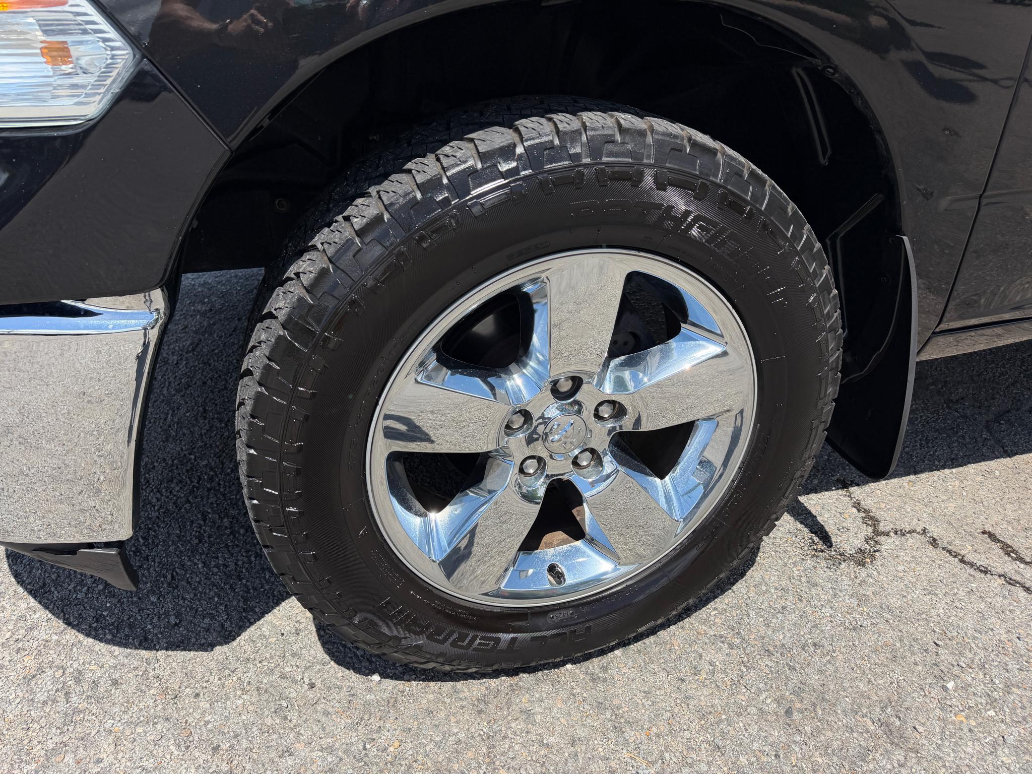 RAM 1500 Big Horn 4x4 Crew Cab 5'7" Box 2017