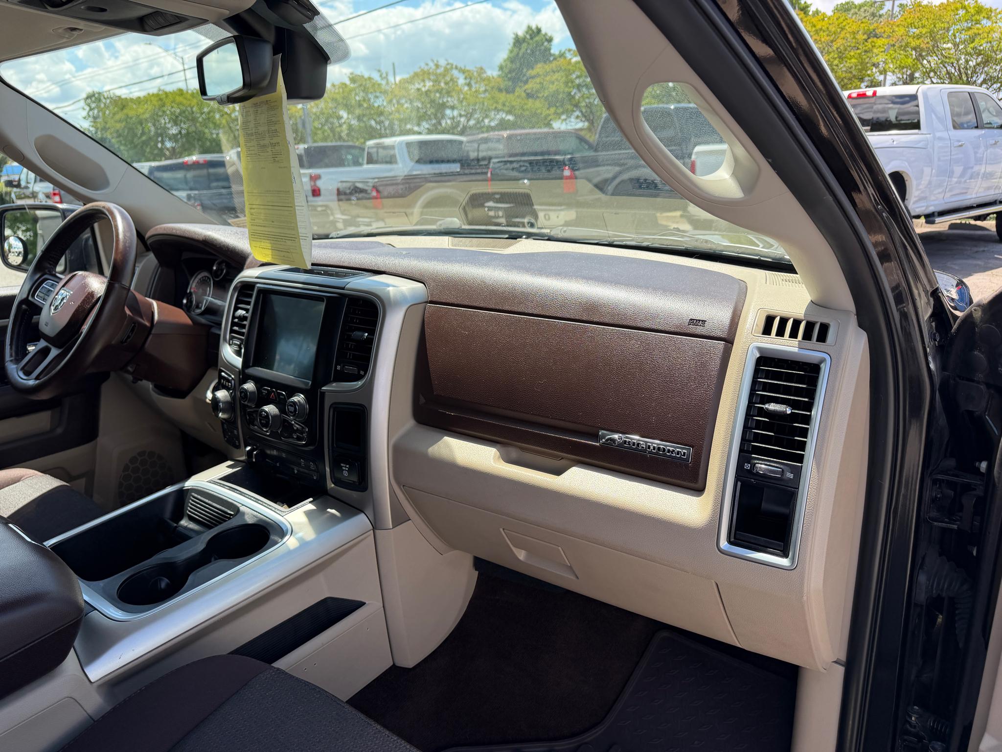 RAM 1500 Big Horn 4x4 Crew Cab 5'7" Box 2017
