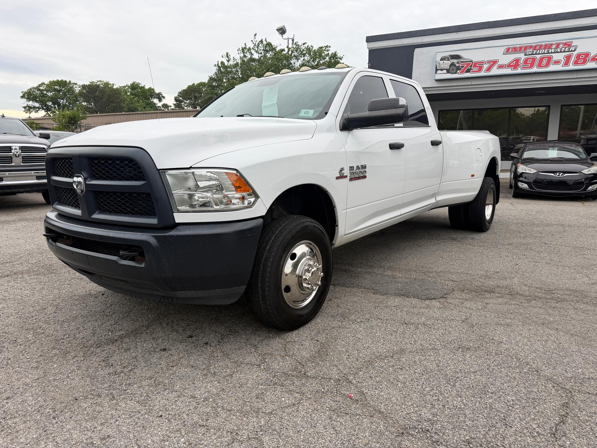 RAM 3500 Tradesman 4x4 Crew Cab 8' Box 2018