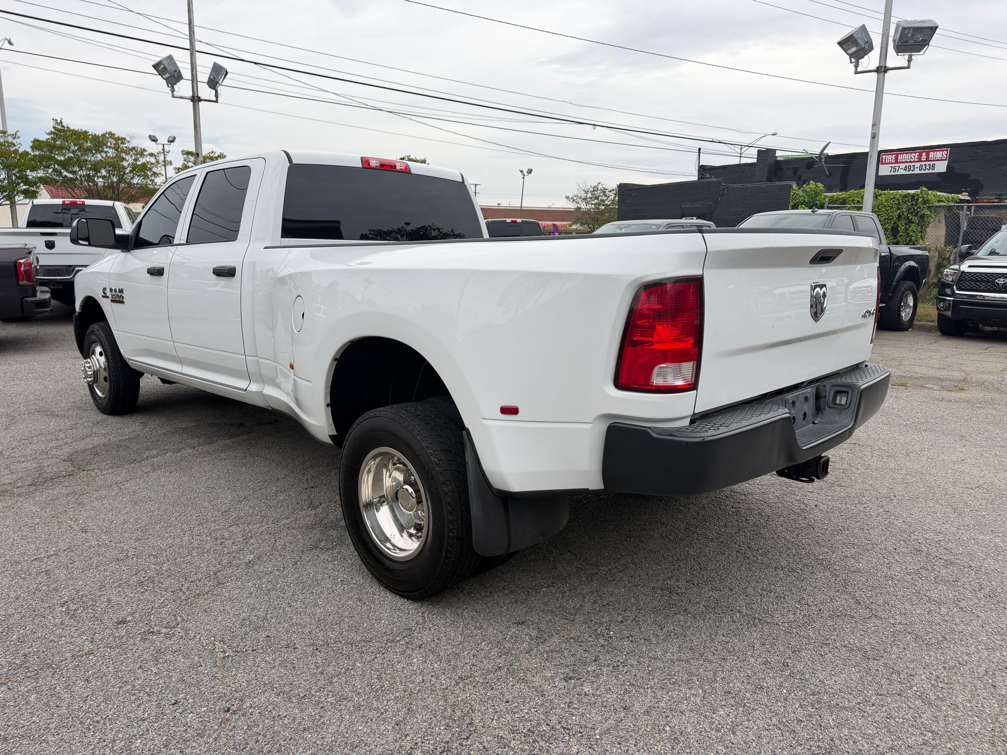RAM 3500 Tradesman 4x4 Crew Cab 8' Box 2018