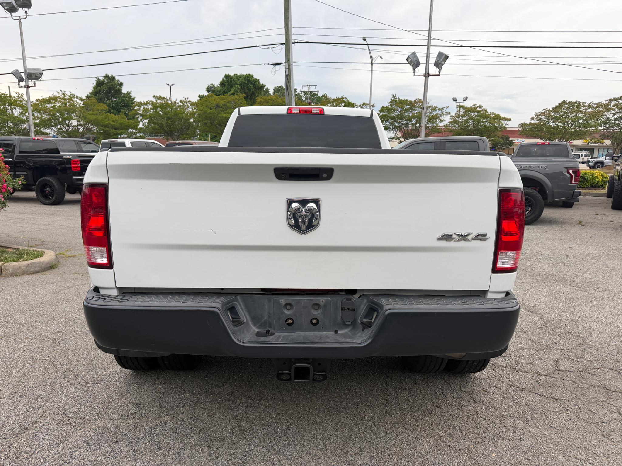 RAM 3500 Tradesman 4x4 Crew Cab 8' Box 2018