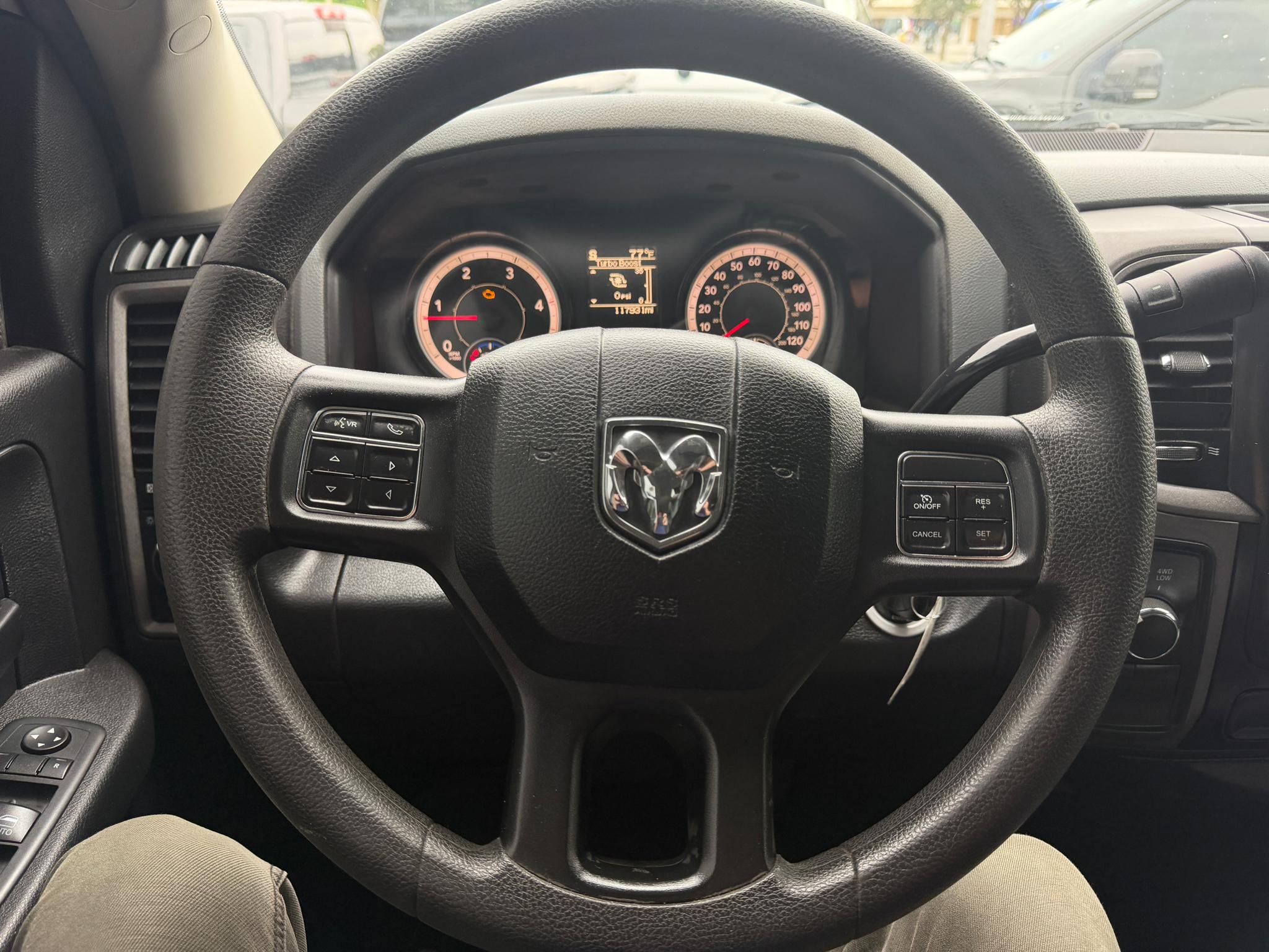RAM 3500 Tradesman 4x4 Crew Cab 8' Box 2018