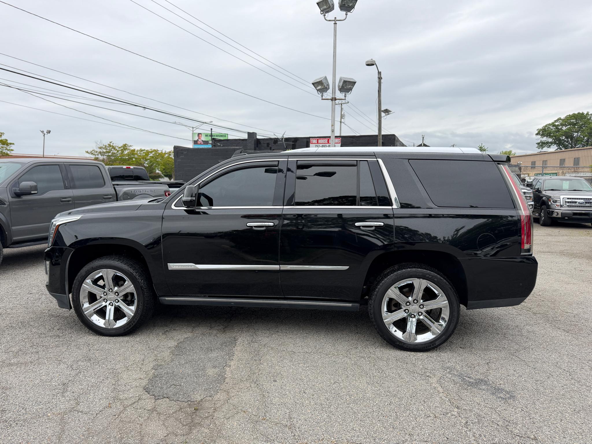 Cadillac Escalade 4WD 4dr Premium Luxury 2017
