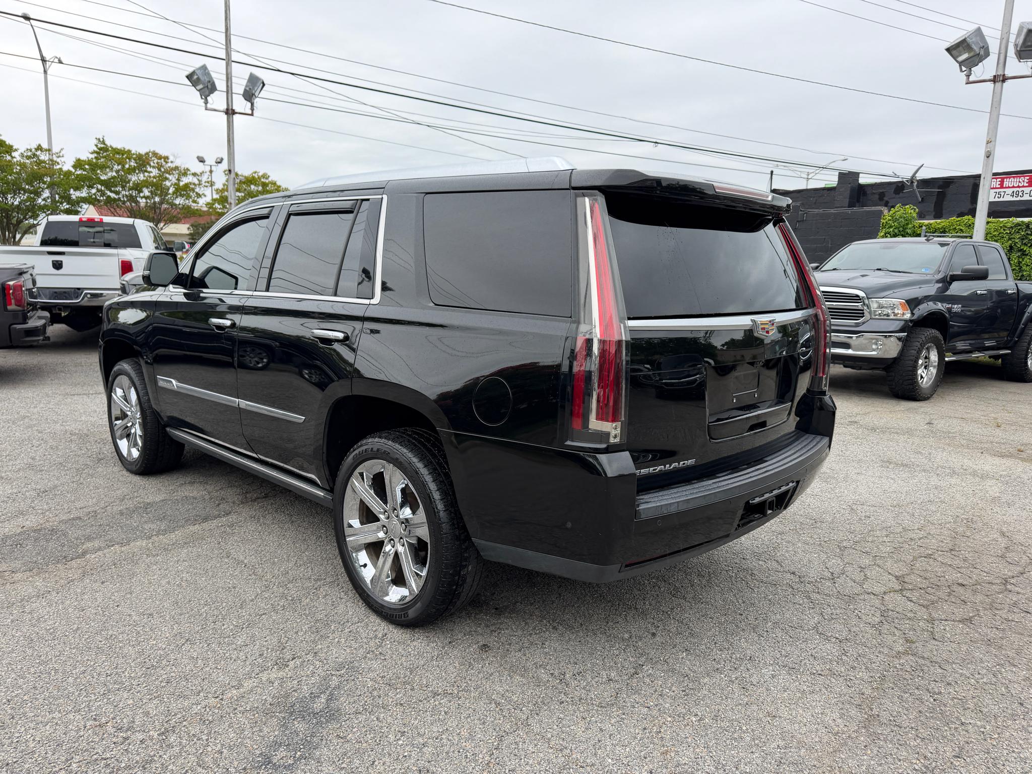 Cadillac Escalade 4WD 4dr Premium Luxury 2017